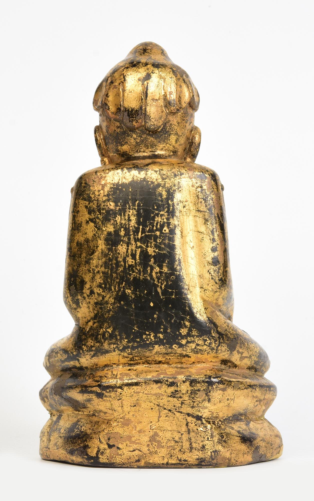 19th Century, Mandalay, Antique Burmese Wooden Seated Lotus Buddha For Sale 4