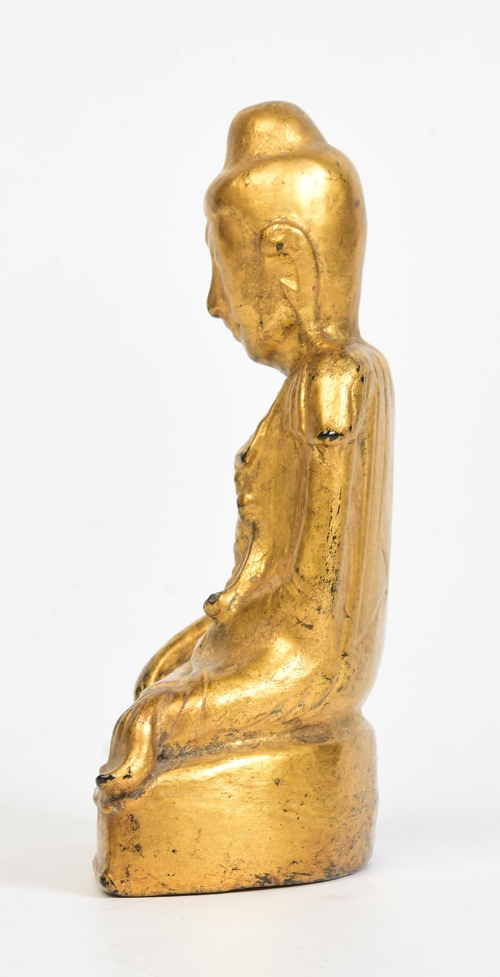 19th Century, Mandalay, Antique Burmese Wooden Seated Lotus Buddha For Sale 4