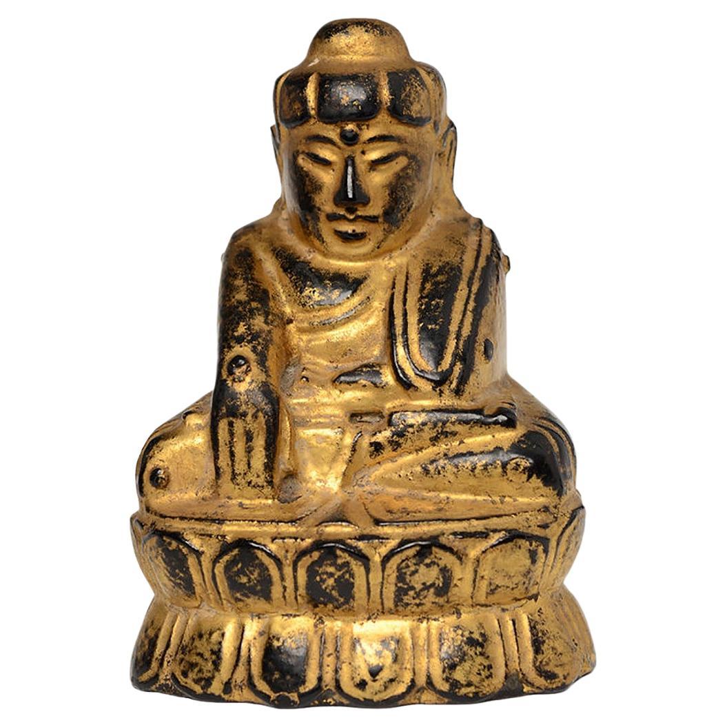 XIXe siècle, Mandalay, Bouddha lotus assis en bois birman ancien du XIXe siècle