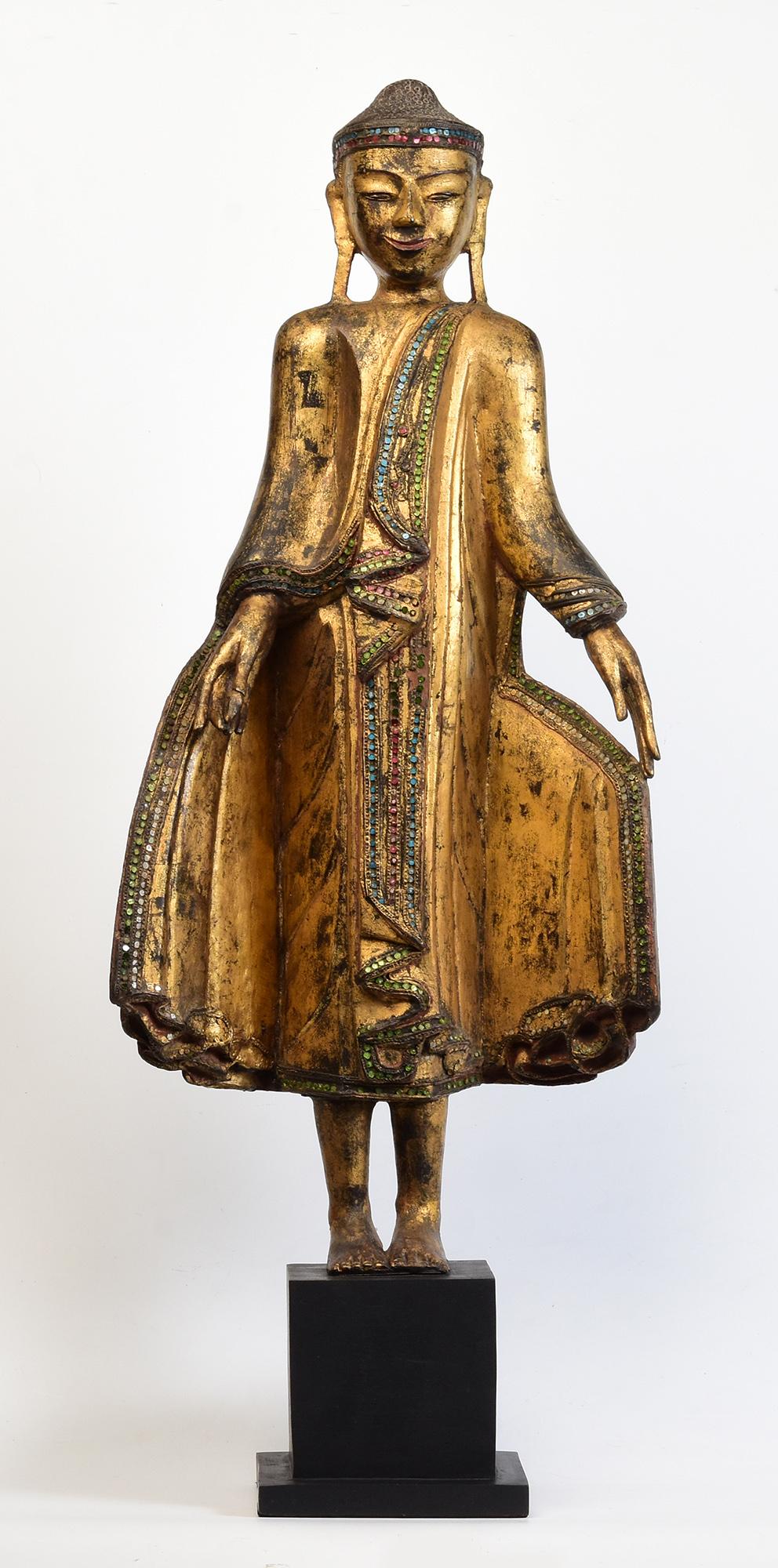 Mandalay, antiker burmesischer Buddha aus Holz, 19. Jahrhundert im Angebot 8