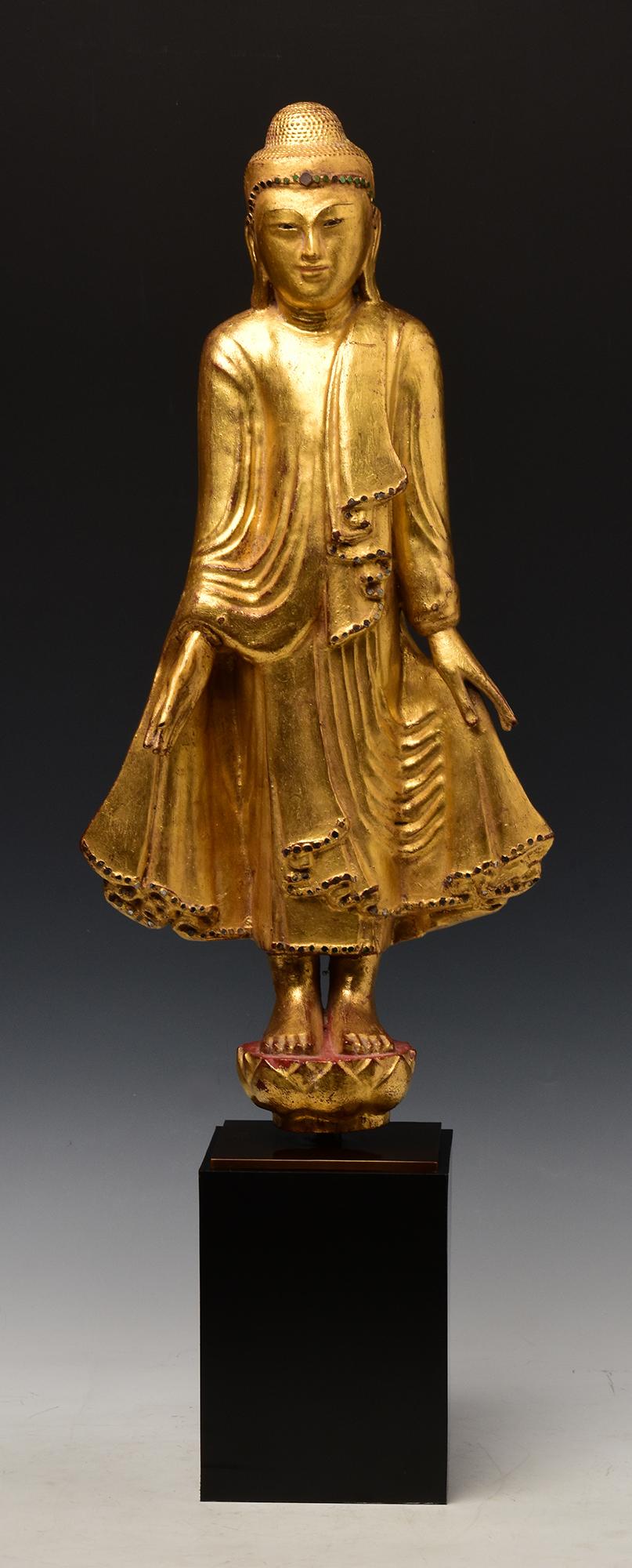 19th Century, Mandalay, Antique Burmese Wooden Standing Buddha For Sale 10