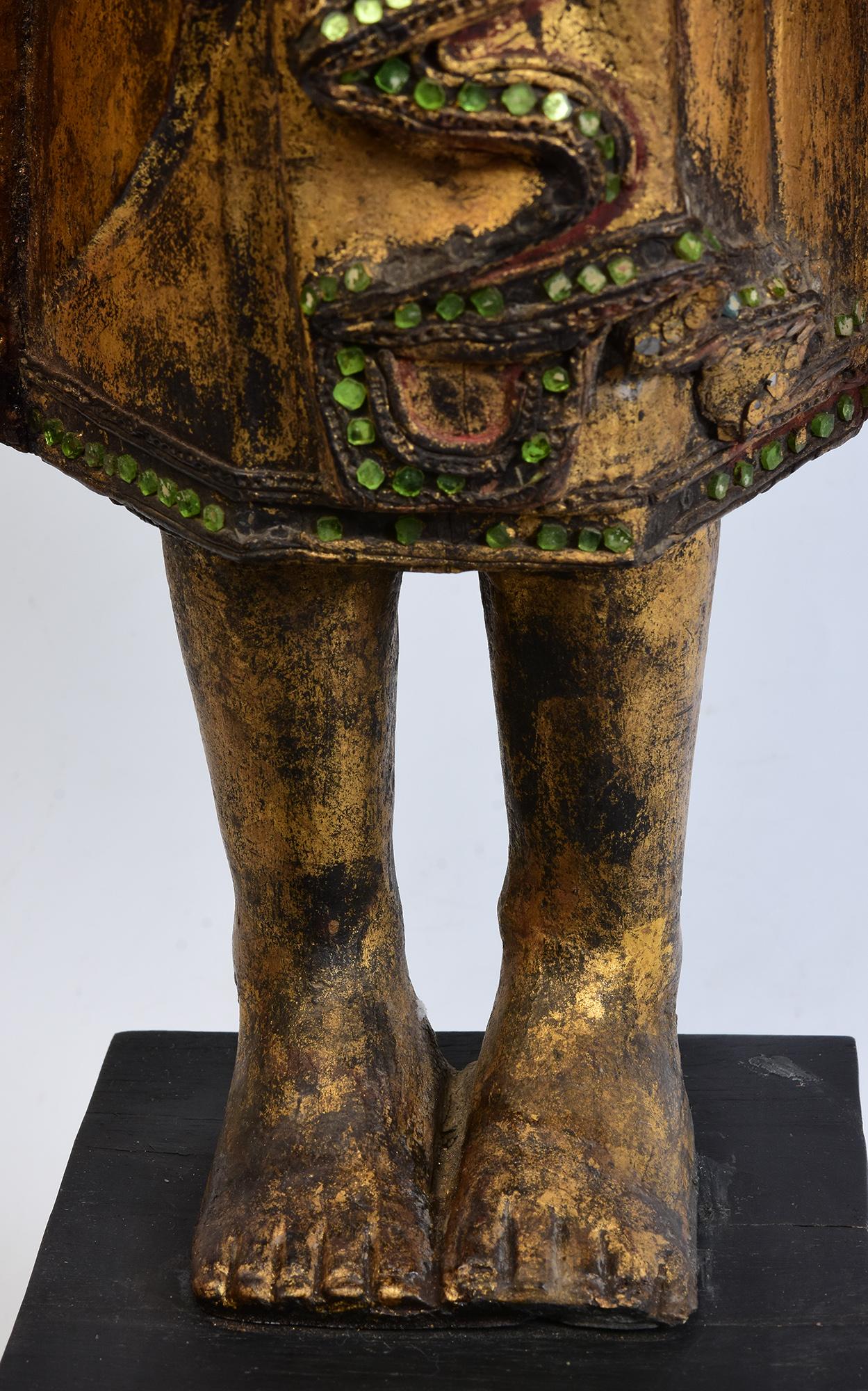 Mandalay, antiker burmesischer Buddha aus Holz, 19. Jahrhundert im Angebot 1