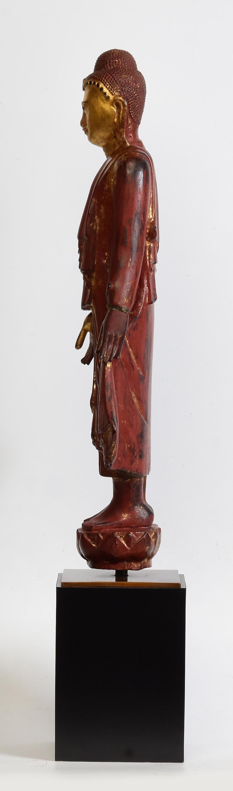 19th Century, Mandalay, Antique Burmese Wooden Standing Buddha For Sale 3