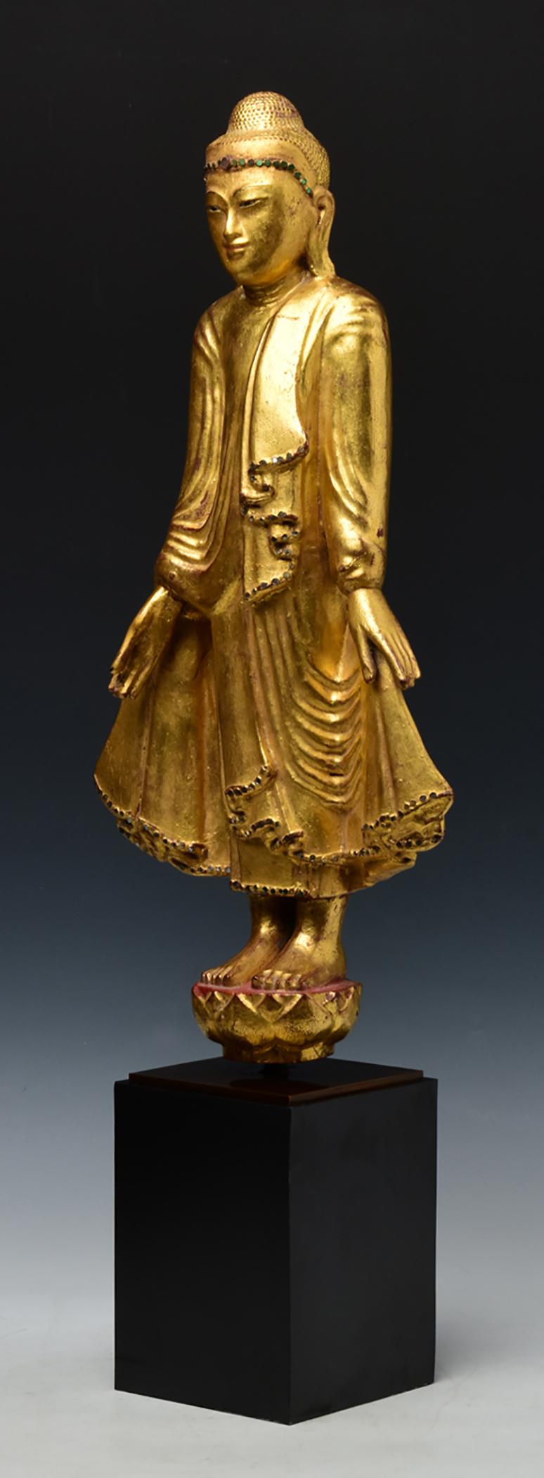19th Century, Mandalay, Antique Burmese Wooden Standing Buddha For Sale 4