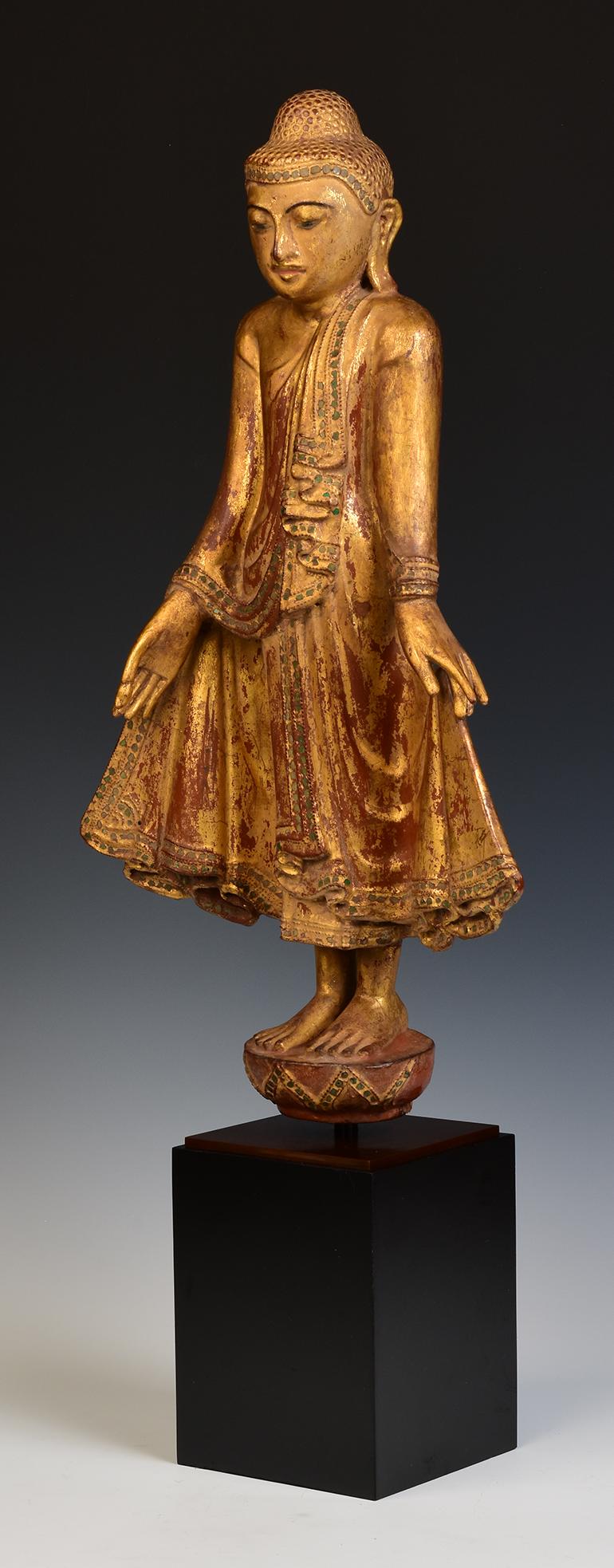 19th Century, Mandalay, Antique Burmese Wooden Standing Buddha For Sale 4