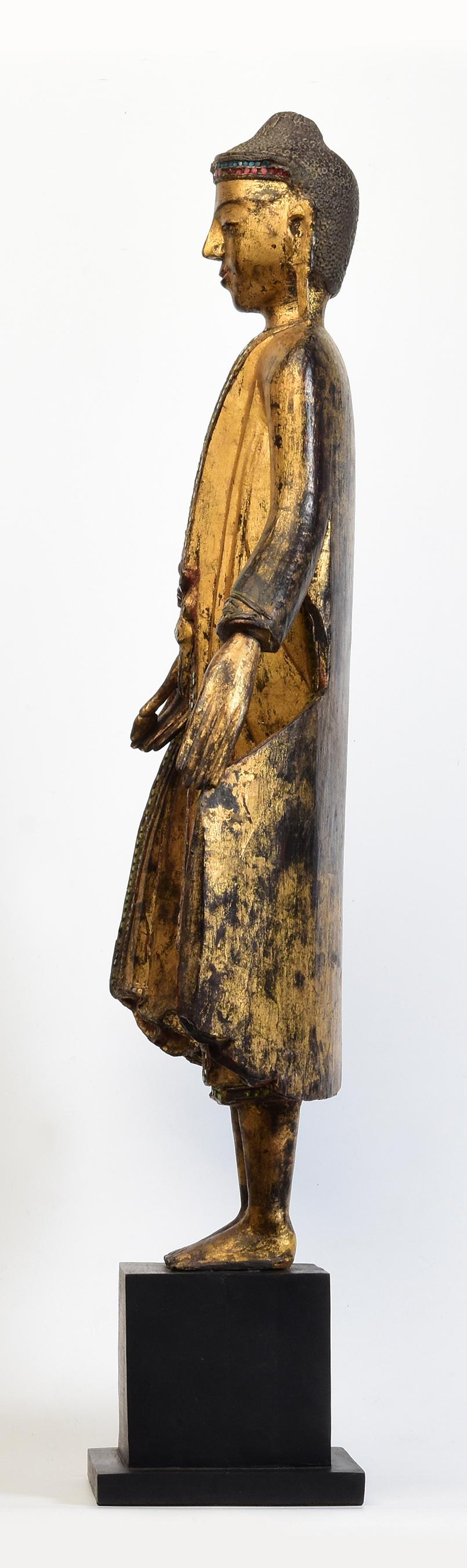 Mandalay, antiker burmesischer Buddha aus Holz, 19. Jahrhundert im Angebot 3