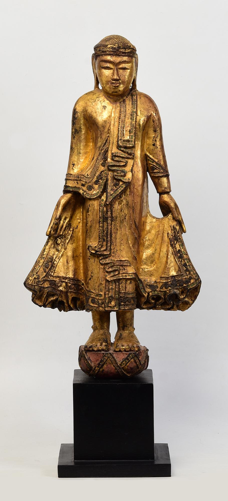 19. Jahrhundert, Mandalay, Antiker burmesischer stehender Holzbuddha mit vergoldetem Gold im Angebot 8