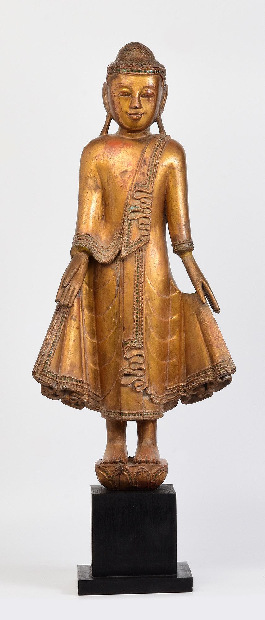 XIX secolo, Mandalay, antico Buddha birmano in piedi con oro dorato in vendita 7