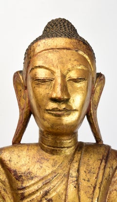 19. Jahrhundert, Mandalay, Antiker burmesischer stehender Holzbuddha mit vergoldetem Gold