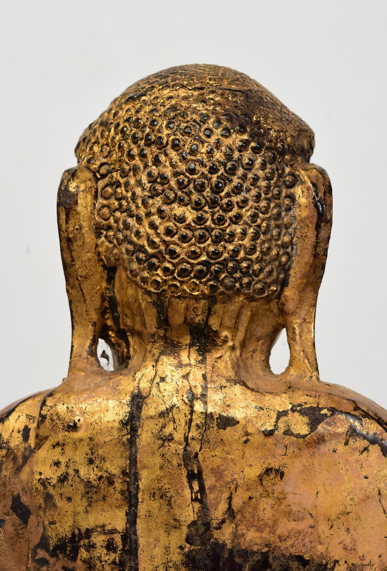 19. Jahrhundert, Mandalay, Antiker burmesischer stehender Holzbuddha mit vergoldetem Gold im Angebot 4