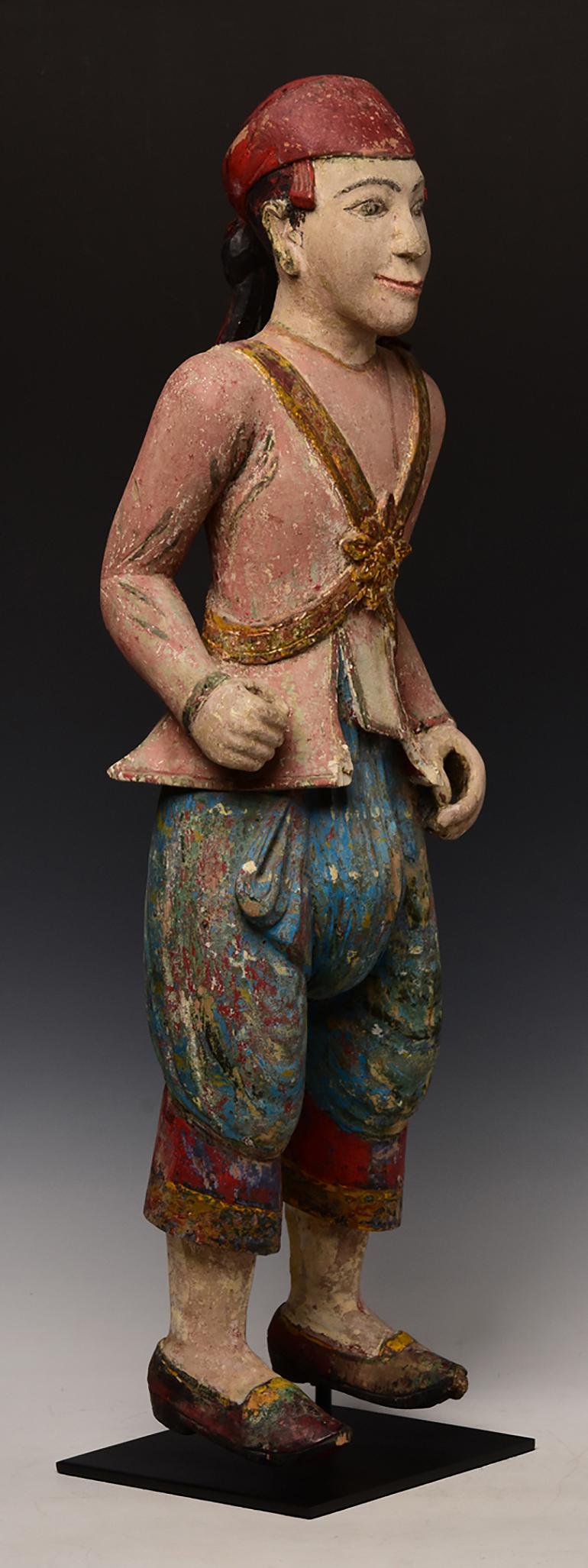 19ème siècle, Mandalay, Ancienne figurine birmane en bois Stand en vente 6