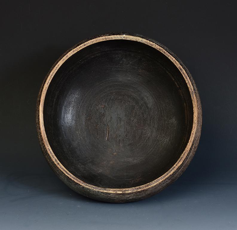 19th Century, Mandalay, Antique Burmese Wooden Tray For Sale 8