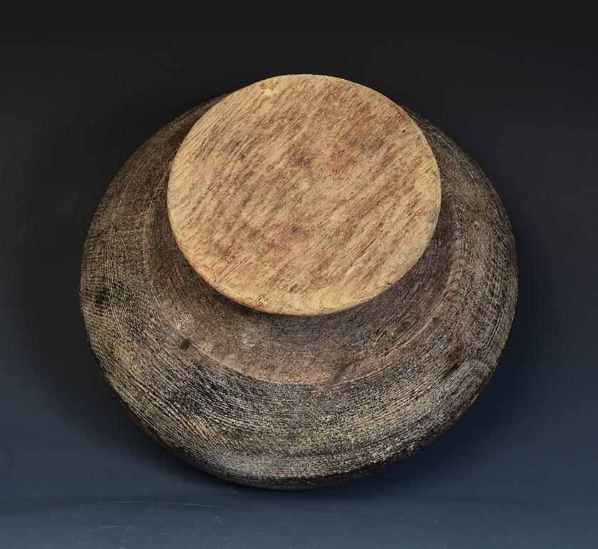 19th Century, Mandalay, Antique Burmese Wooden Tray For Sale 9
