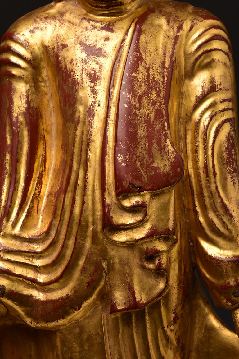 Mandalay, antiker burmesischer Buddha aus Holz, 19. Jahrhundert (Birmanisch) im Angebot