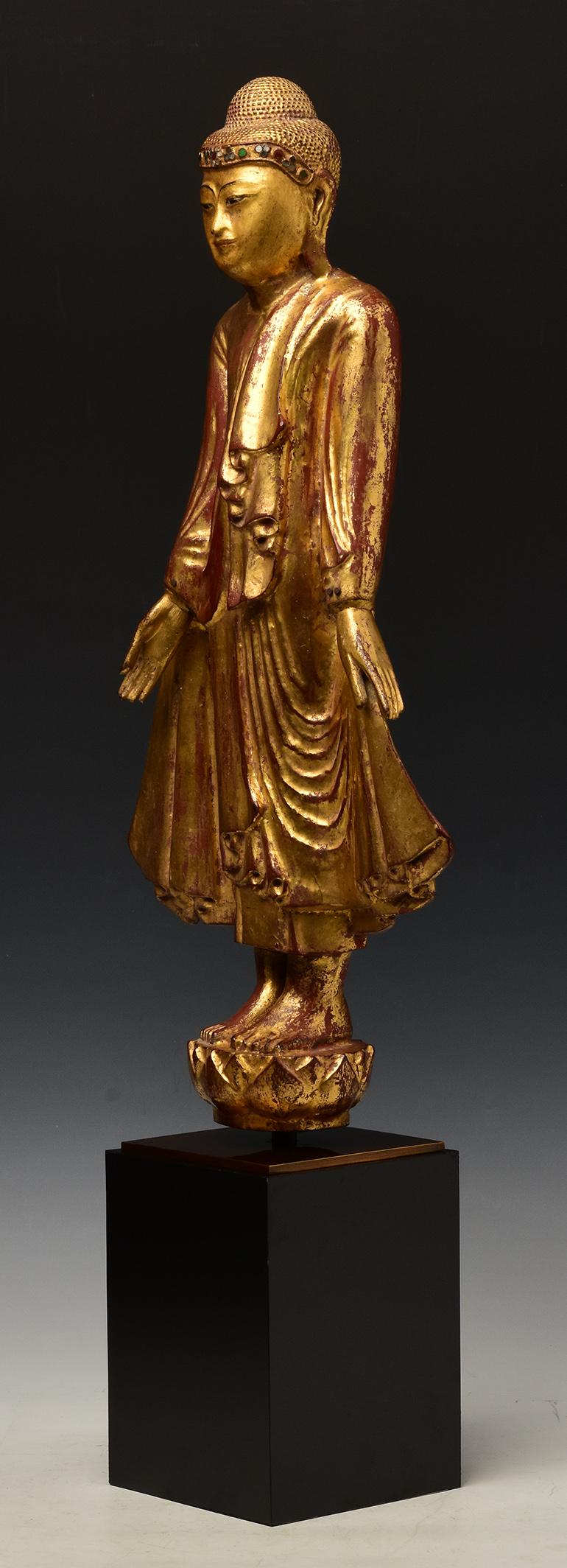 Mandalay, antiker burmesischer Buddha aus Holz, 19. Jahrhundert im Angebot 2