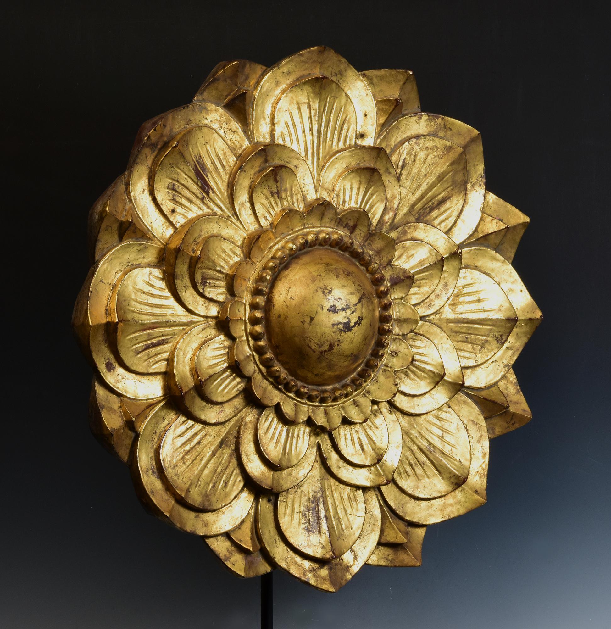 19th Century, Mandalay, Large Antique Burmese Wooden Flower Decoration For Sale 7