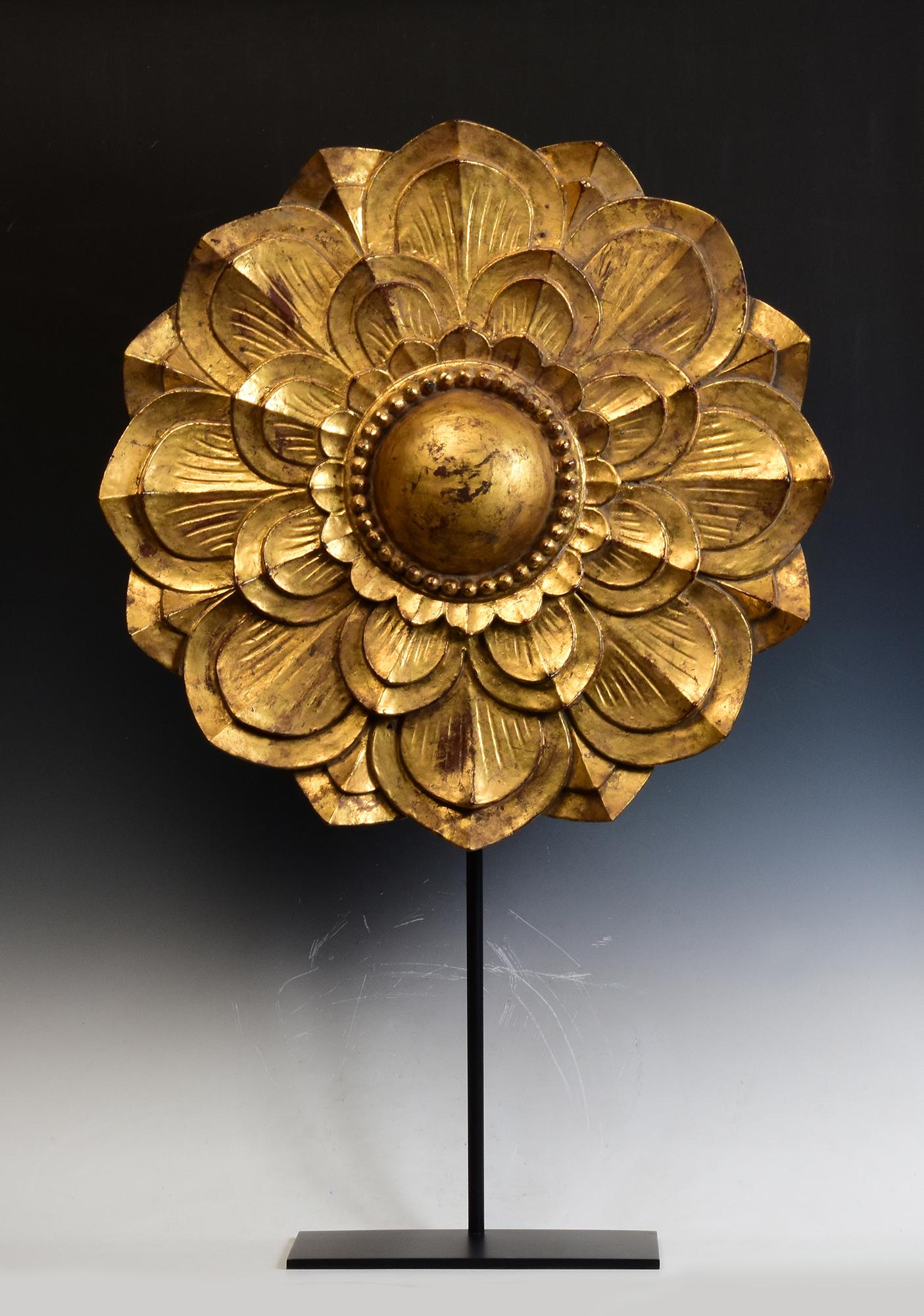 19th Century, Mandalay, Large Antique Burmese Wooden Flower Decoration For Sale 8