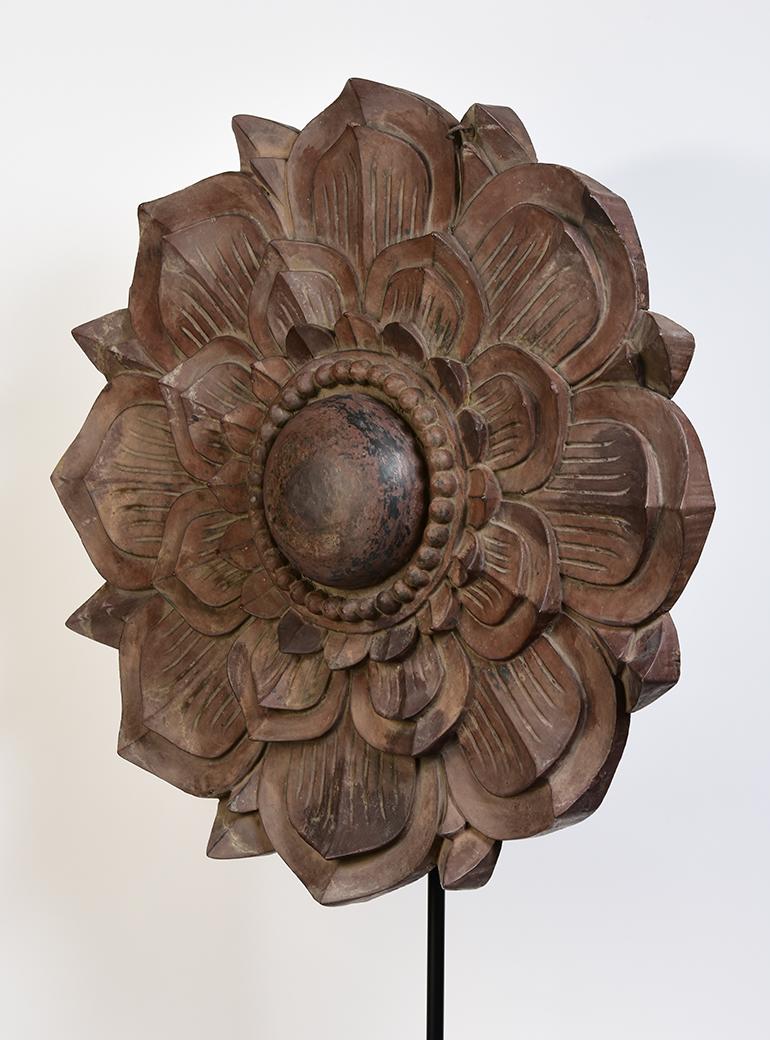 19th Century, Mandalay, Large Antique Burmese Wooden Flower Decoration For Sale 6