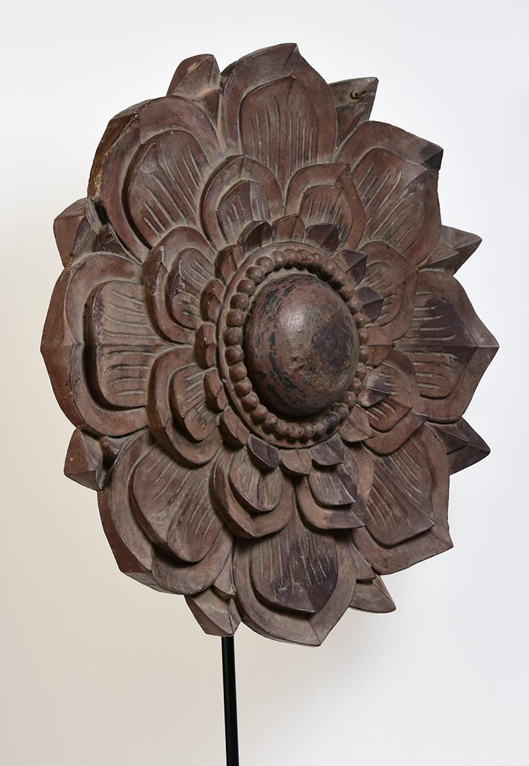 19th Century, Mandalay, Large Antique Burmese Wooden Flower Decoration For Sale 9
