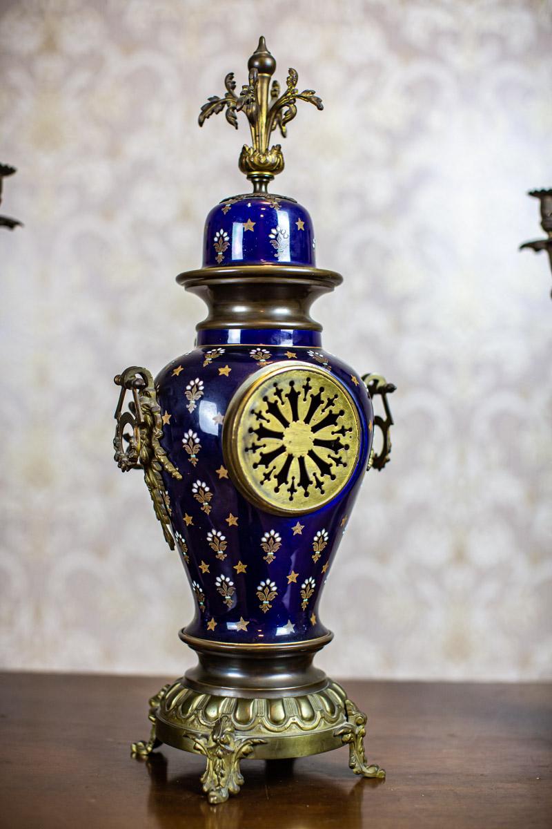 19th-Century Sapphire Ceramic Mantel Clock Set with Brass Elements For Sale 4