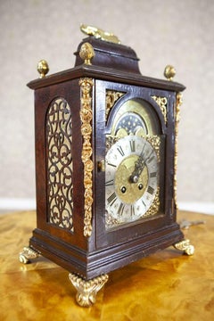 Orologio da camino del XIX secolo Thomas Smith London con accessori decorativi in metallo