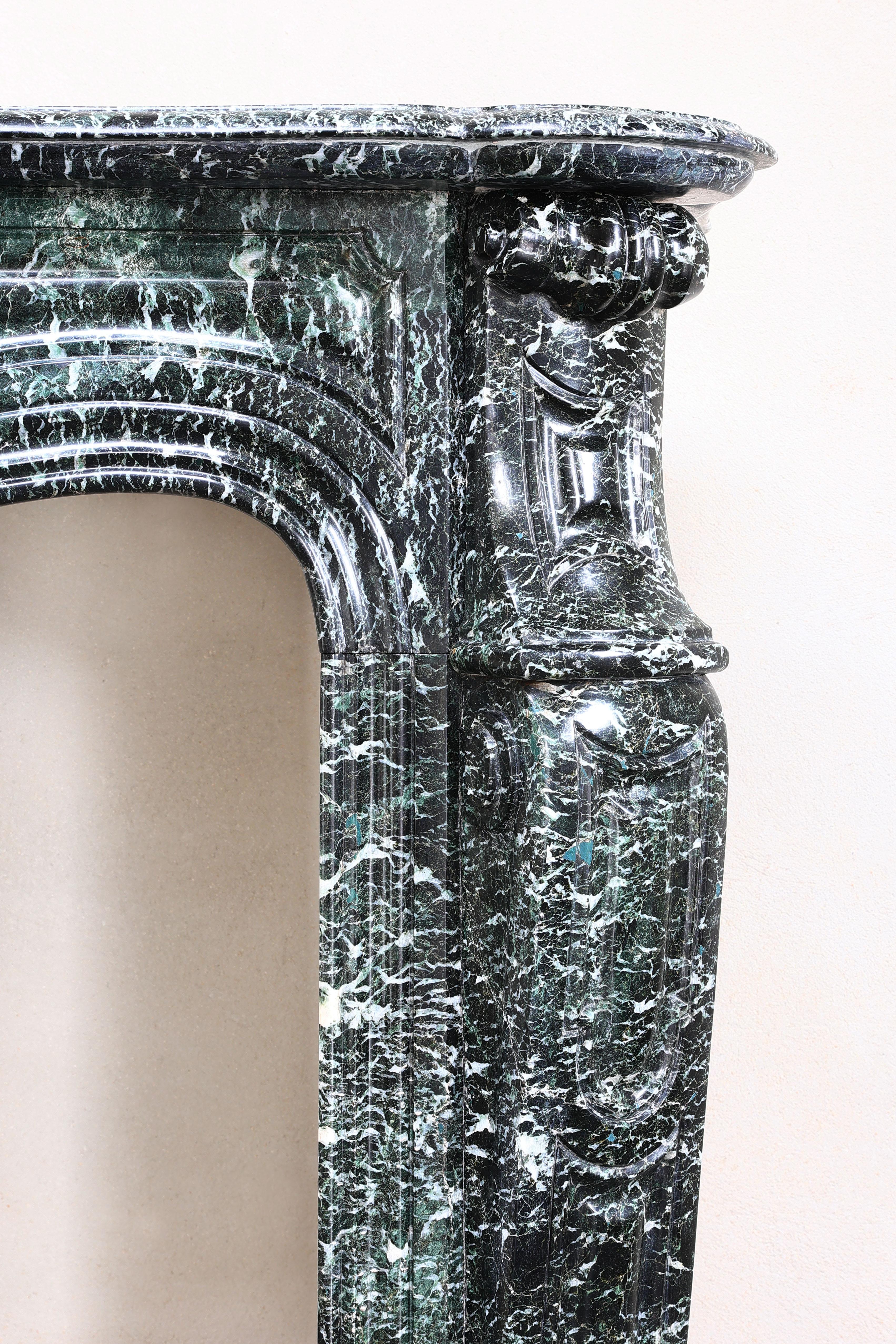 19th Century Mantel Piece in Pompadour Style of Vert de Mer Marble For Sale 2