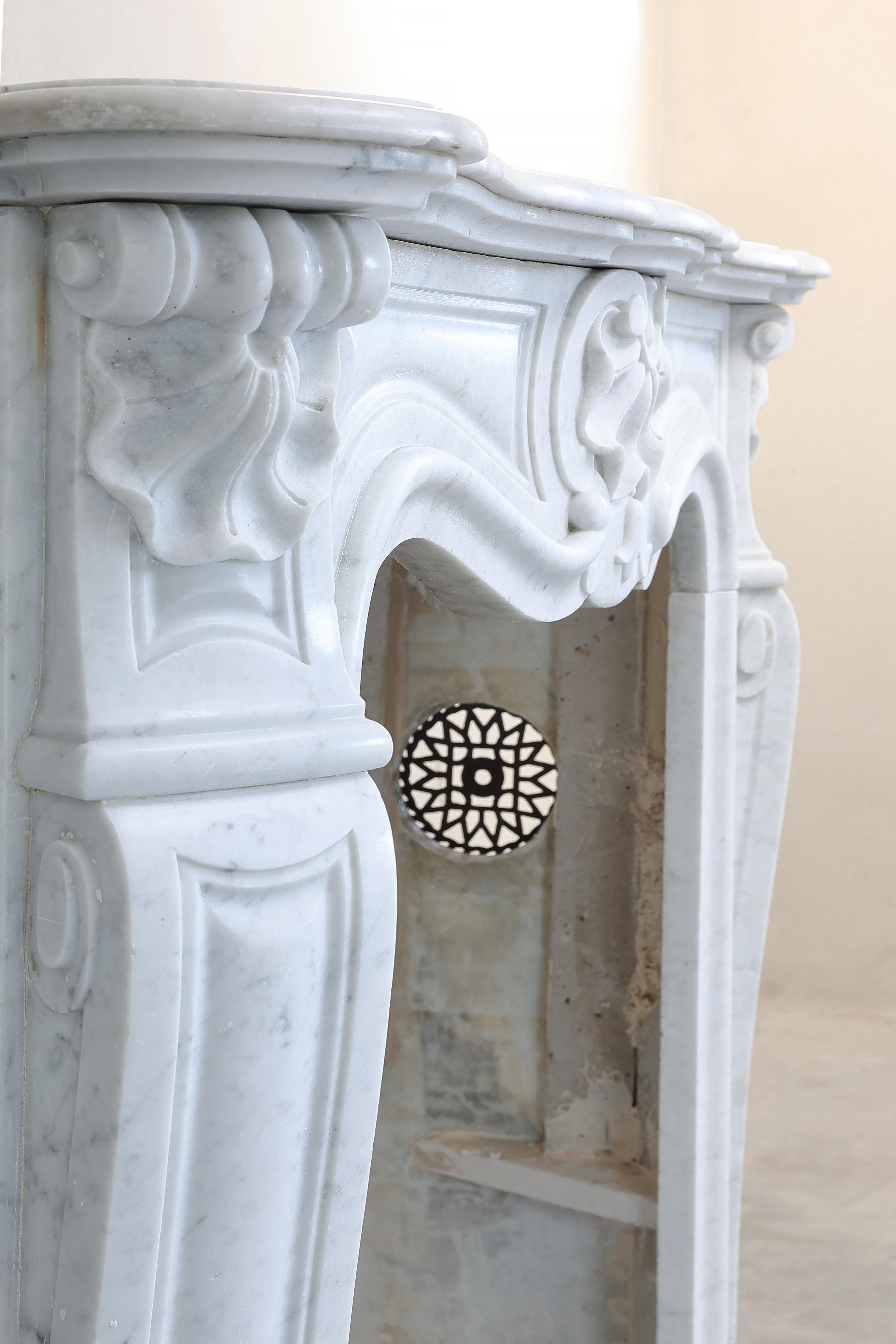19th Century Mantel Piece in Style of Louis XV of Carrara Marble 7