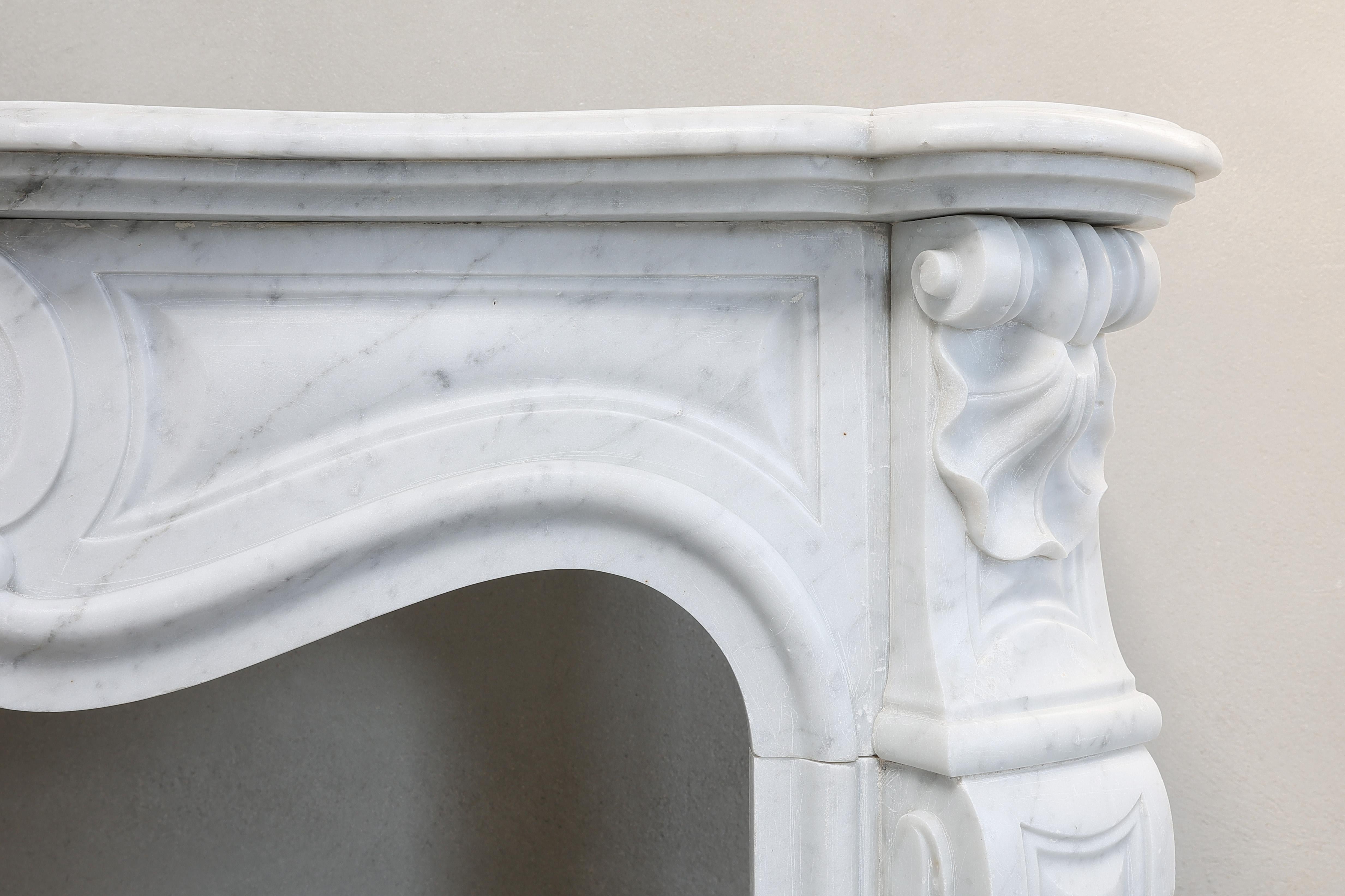 19th Century Mantel Piece in Style of Louis XV of Carrara Marble In Good Condition In Made, NL
