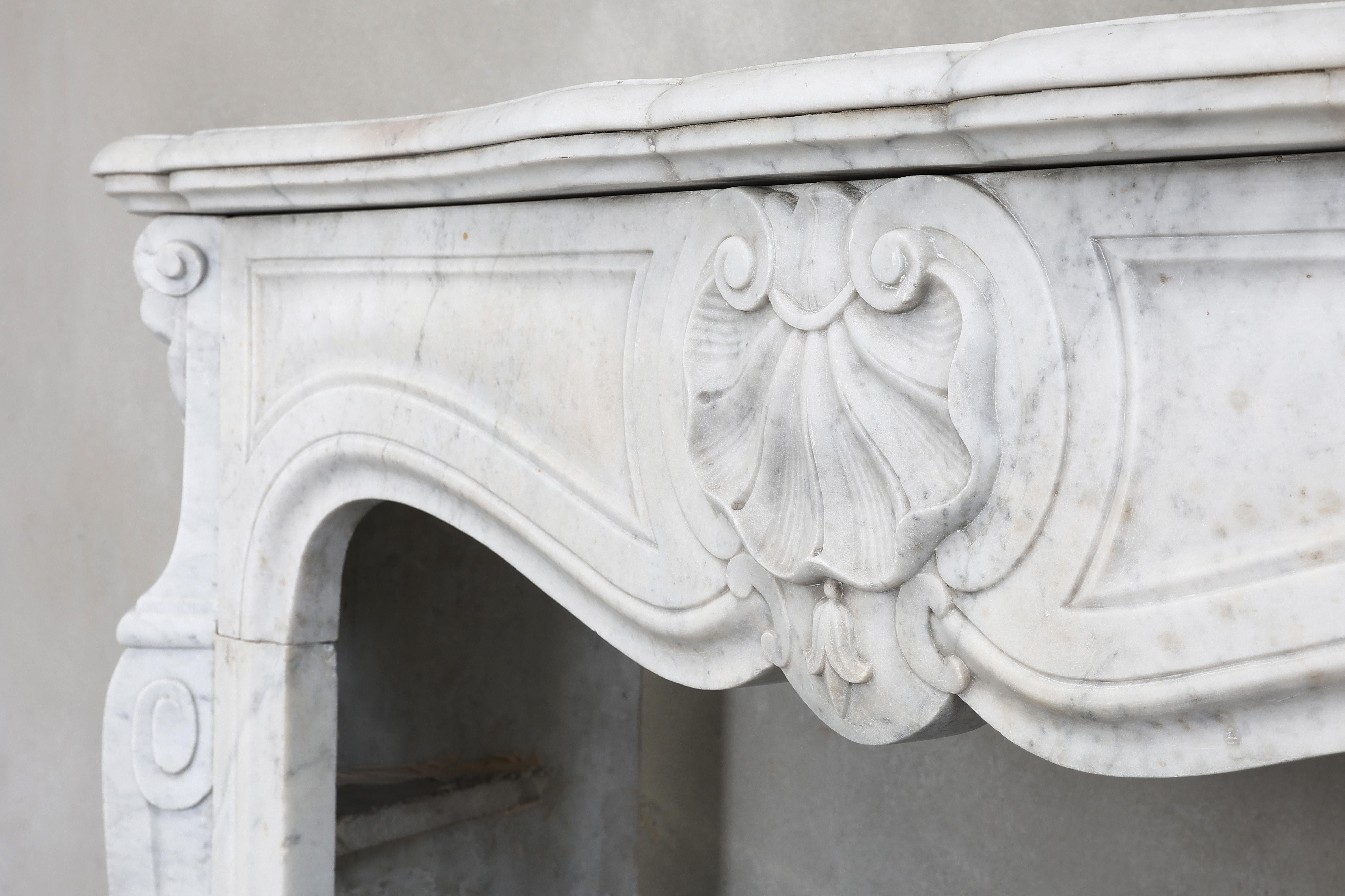 19th Century Mantel Piece of Carrara Marble in Style of Louis XV 3