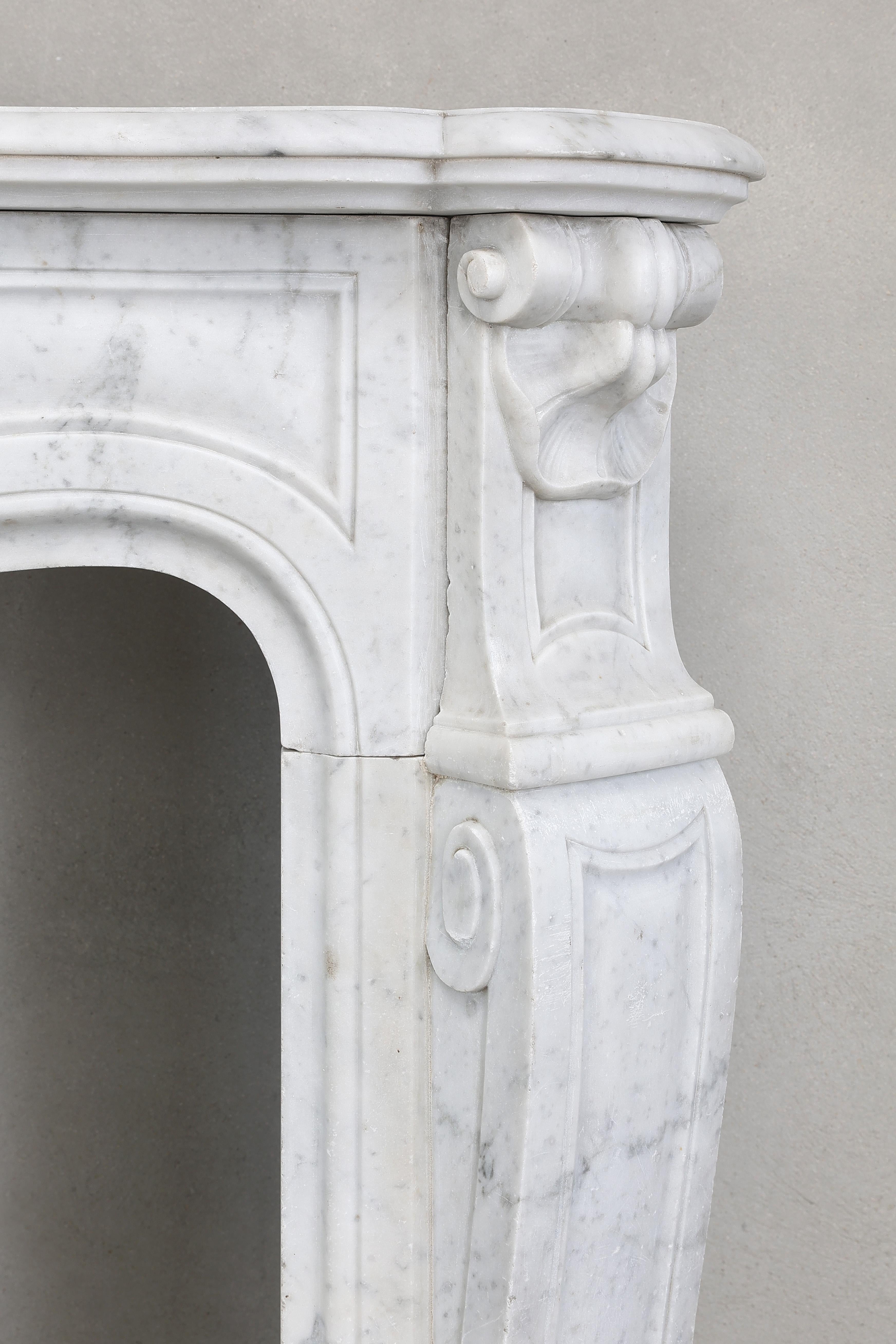 19th Century Mantel Piece of Carrara Marble in Style of Louis XV 4