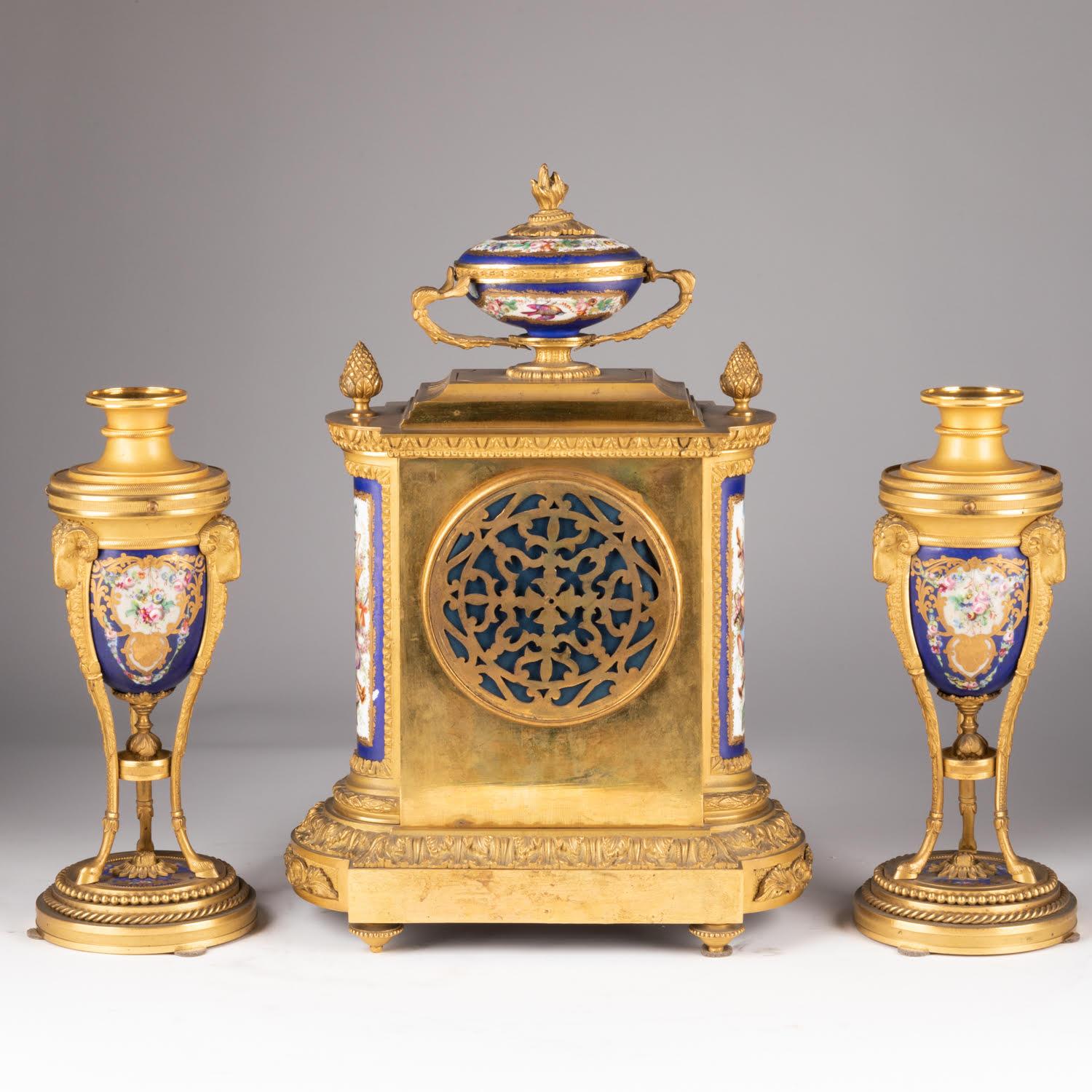 Français Garniture de cheminée du XIXe siècle par Delettrez, période Napoléon III. en vente
