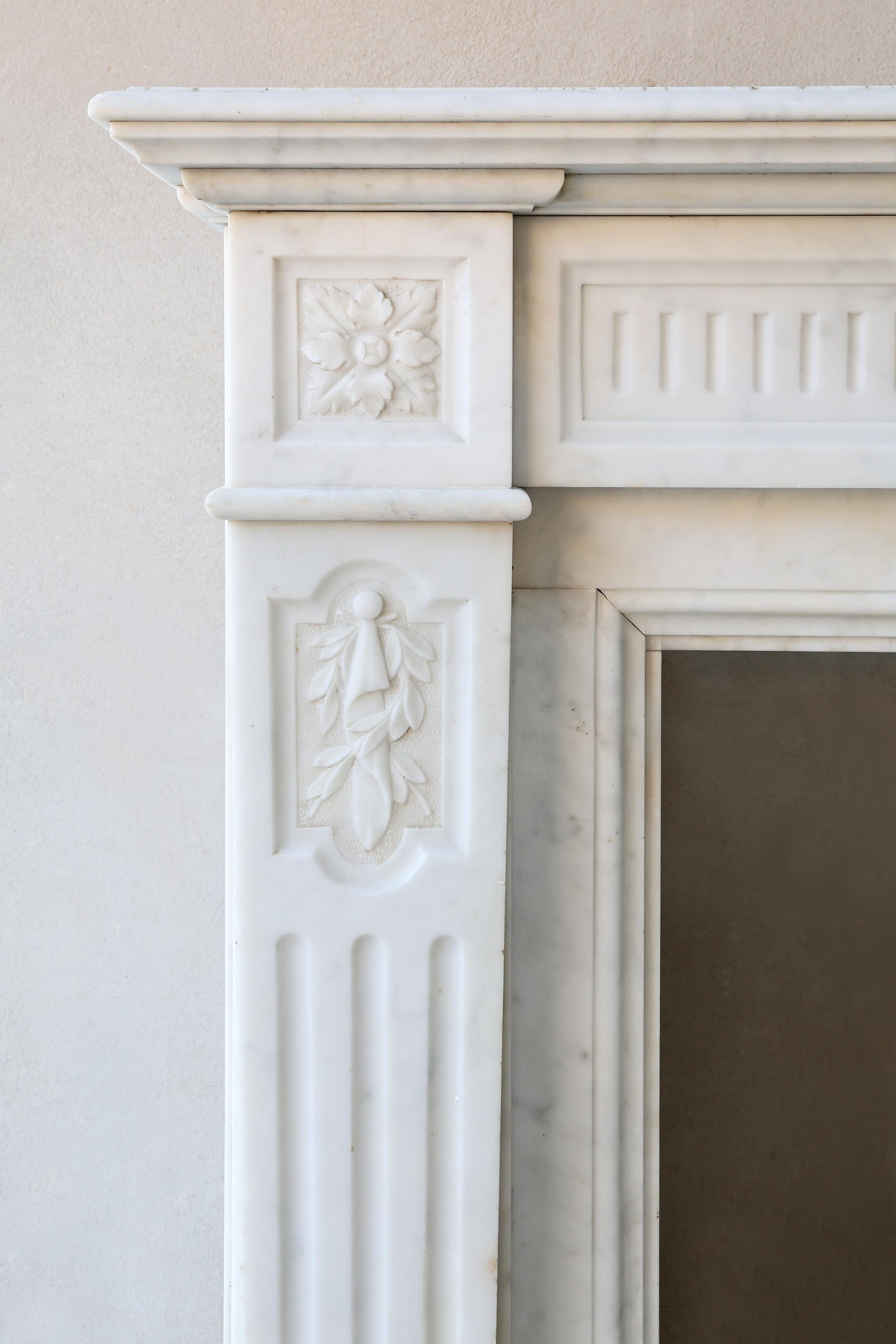 19th Century Mantle Surround of Carrara Marble in Style of Louis XVI For Sale 5