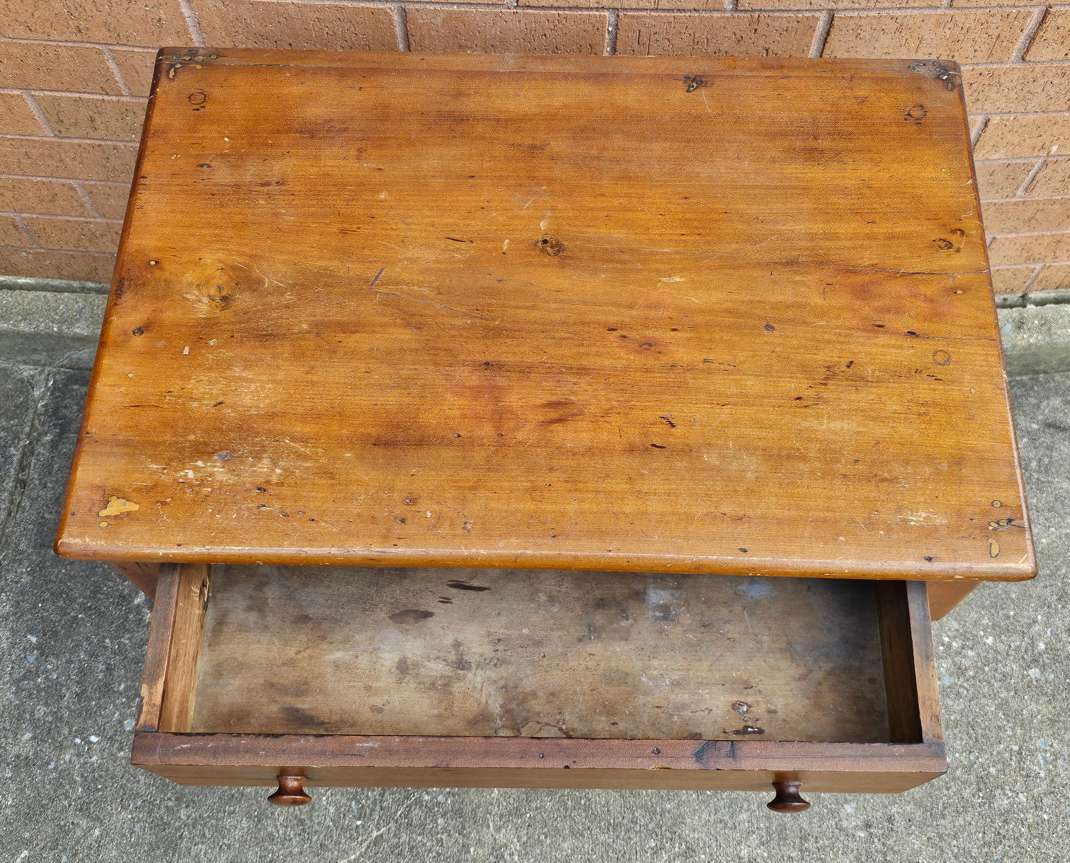 Stained 19th Century Maple Single Drawer Bobbin Legs Work Table For Sale
