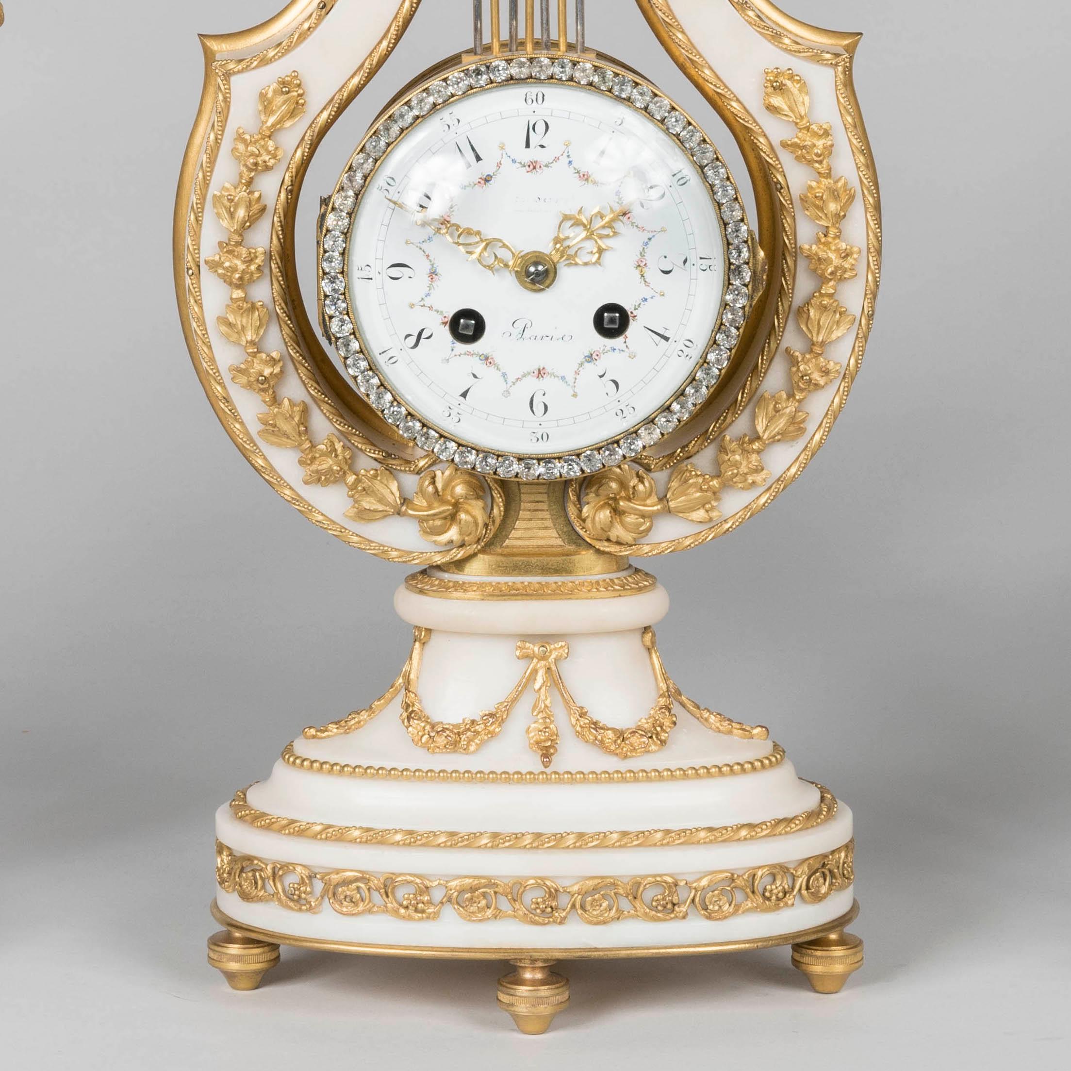 Lyre-Uhr aus Marmor und Goldbronze aus dem 19. Jahrhundert im Louis-XVI-Stil im Zustand „Gut“ im Angebot in London, GB