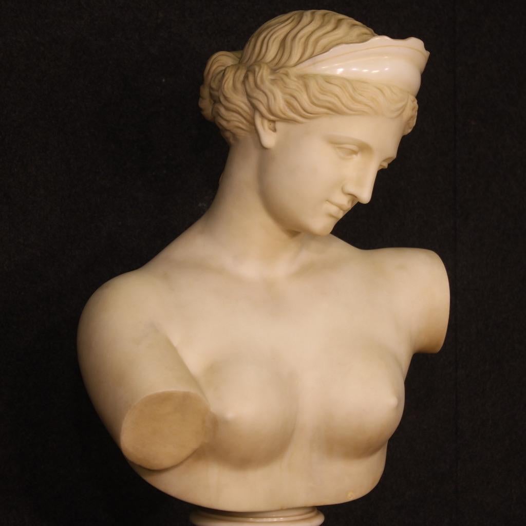 Great Italian sculpture from the late 19th century. Marble sculpture of great size and elegance depicting the half-bust of the goddess Venus. Neoclassical statue inspired by the famous 
