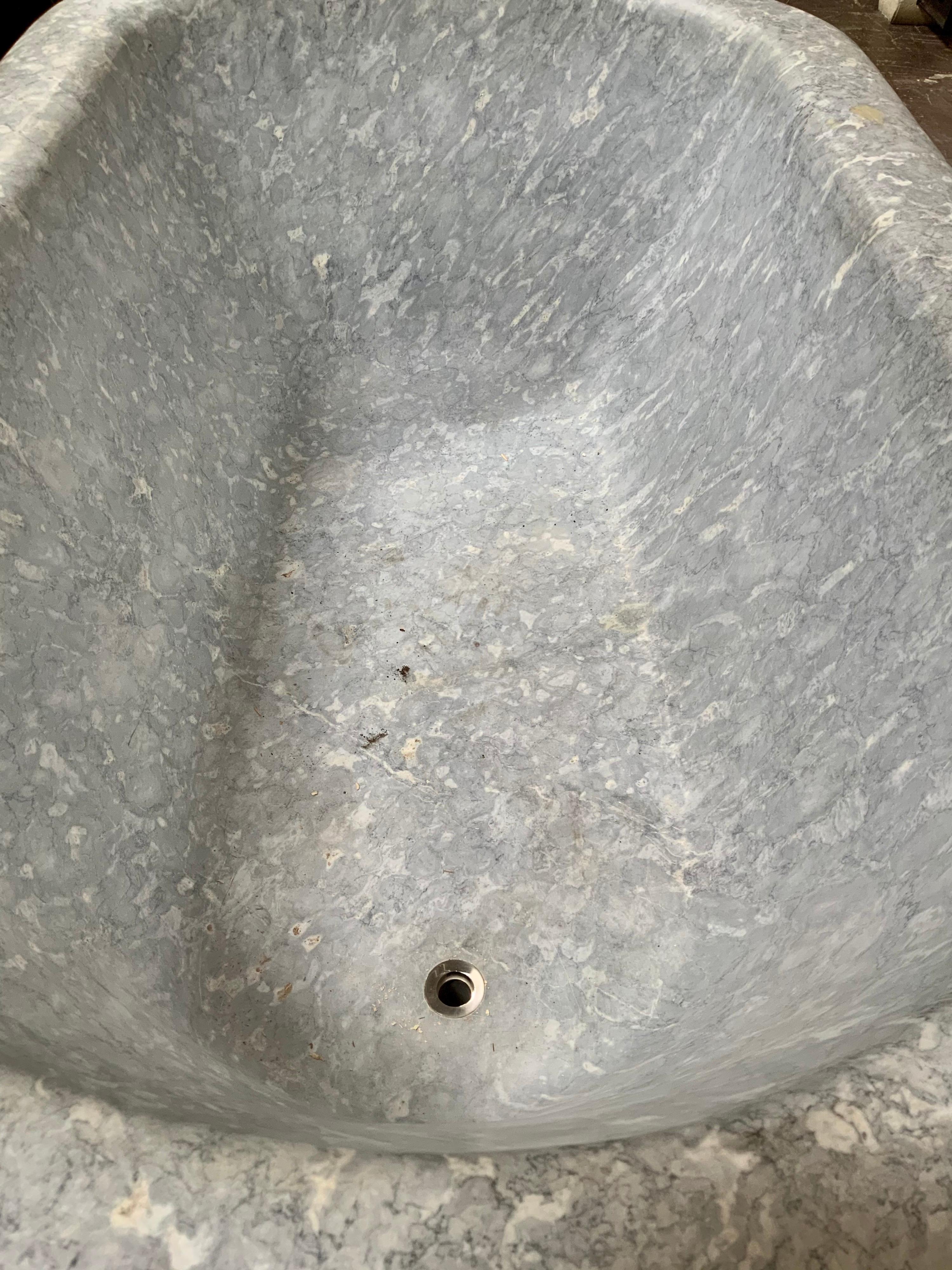 19th Century Marble Basin Tub from Italy For Sale 2