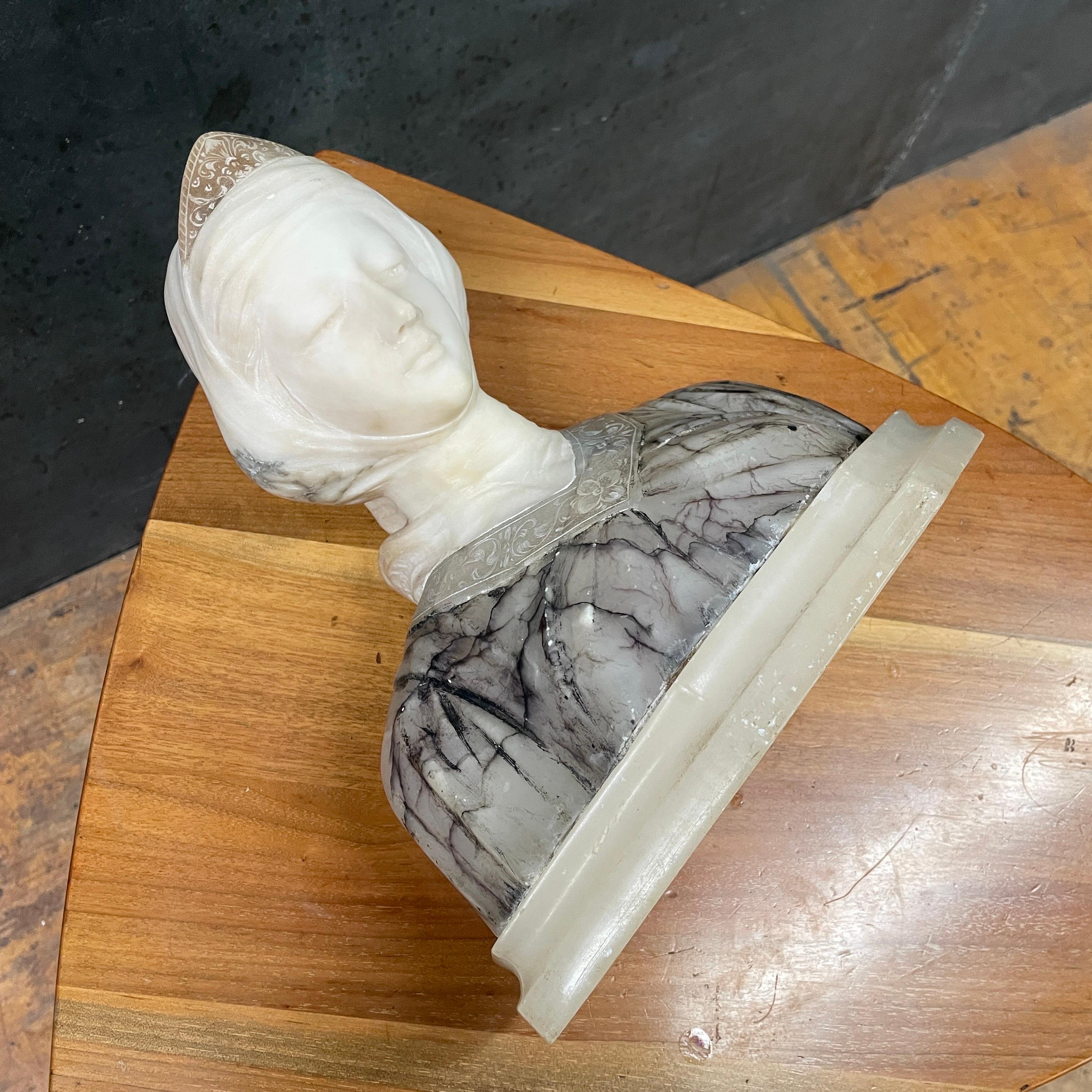 19th Century Marble Bust of Beatrice, Unsigned, in manner of Antonio Canova For Sale 3