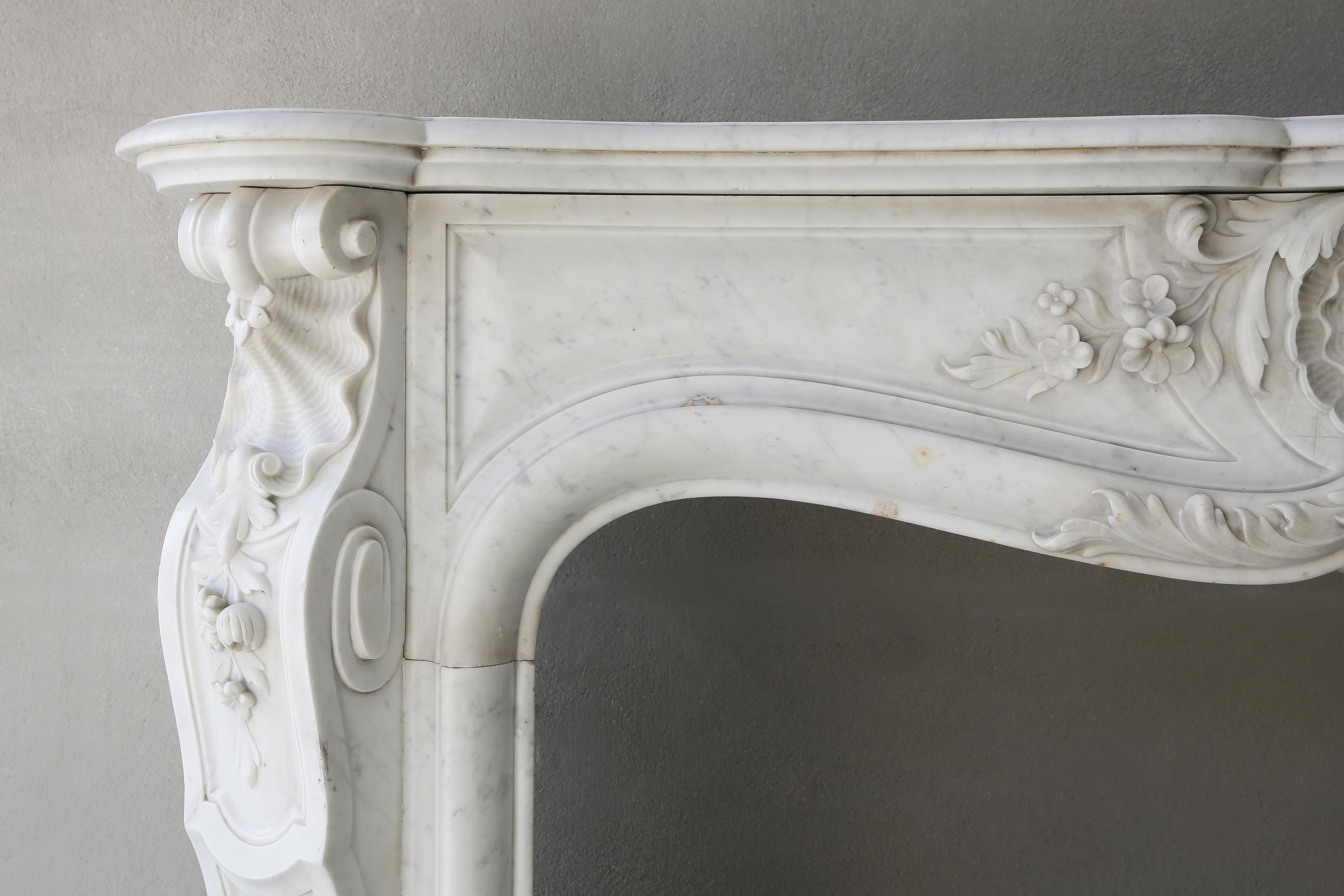 19th Century Marble Fireplace of Carrara Marble in Style of Louis XV In Good Condition In Made, NL