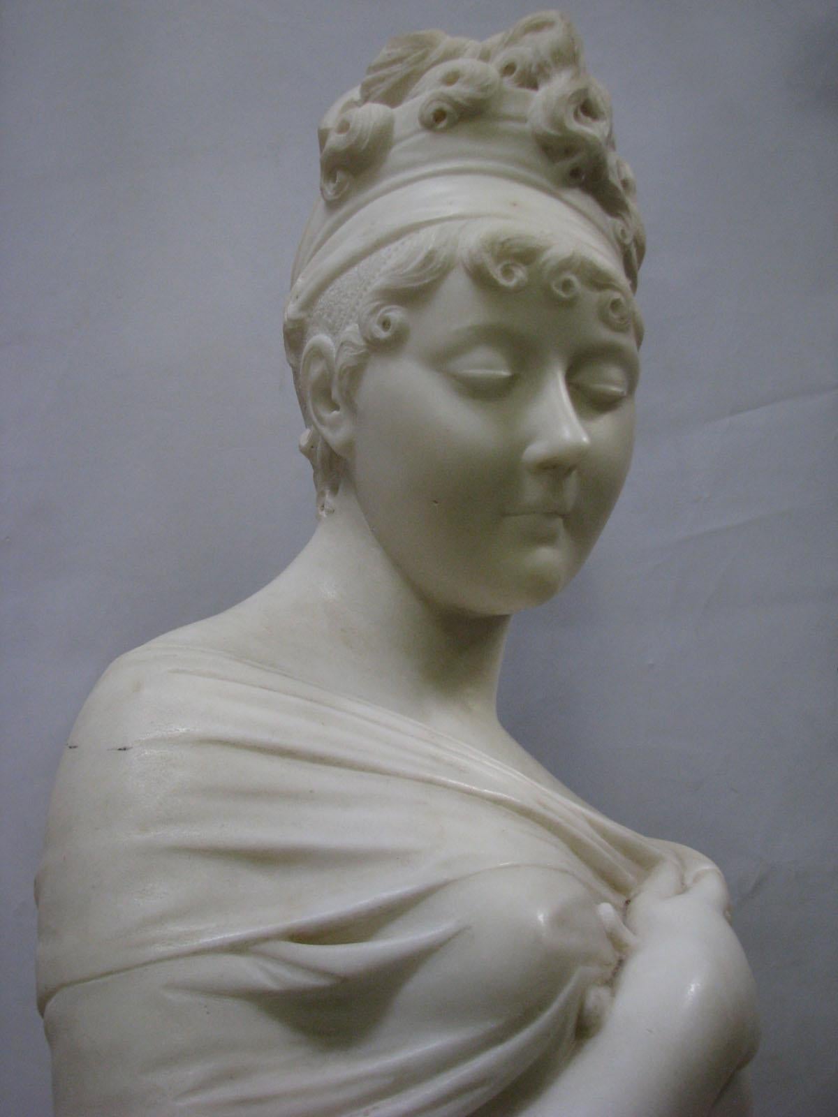 19th Century Marble Sculpture Busts of a Young Woman For Sale 1