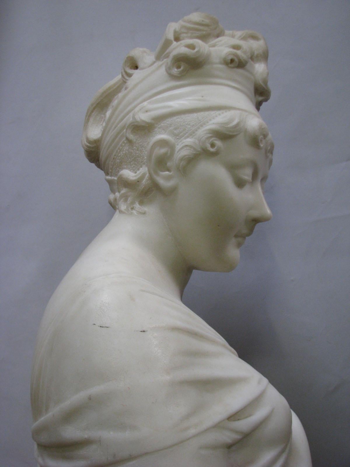 19th Century Marble Sculpture Busts of a Young Woman For Sale 2
