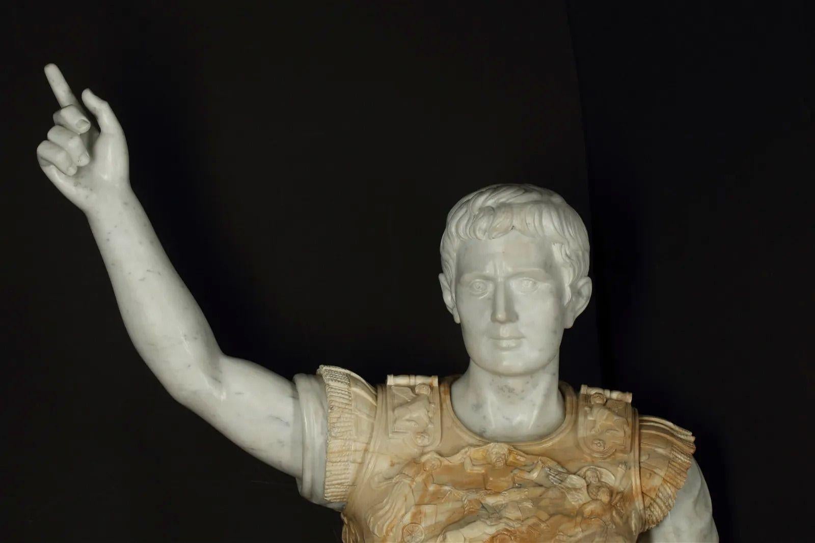 Escultura de mármol de Augusto de Prima Porta, siglo XIX, de Andrea Navari Italiano en venta