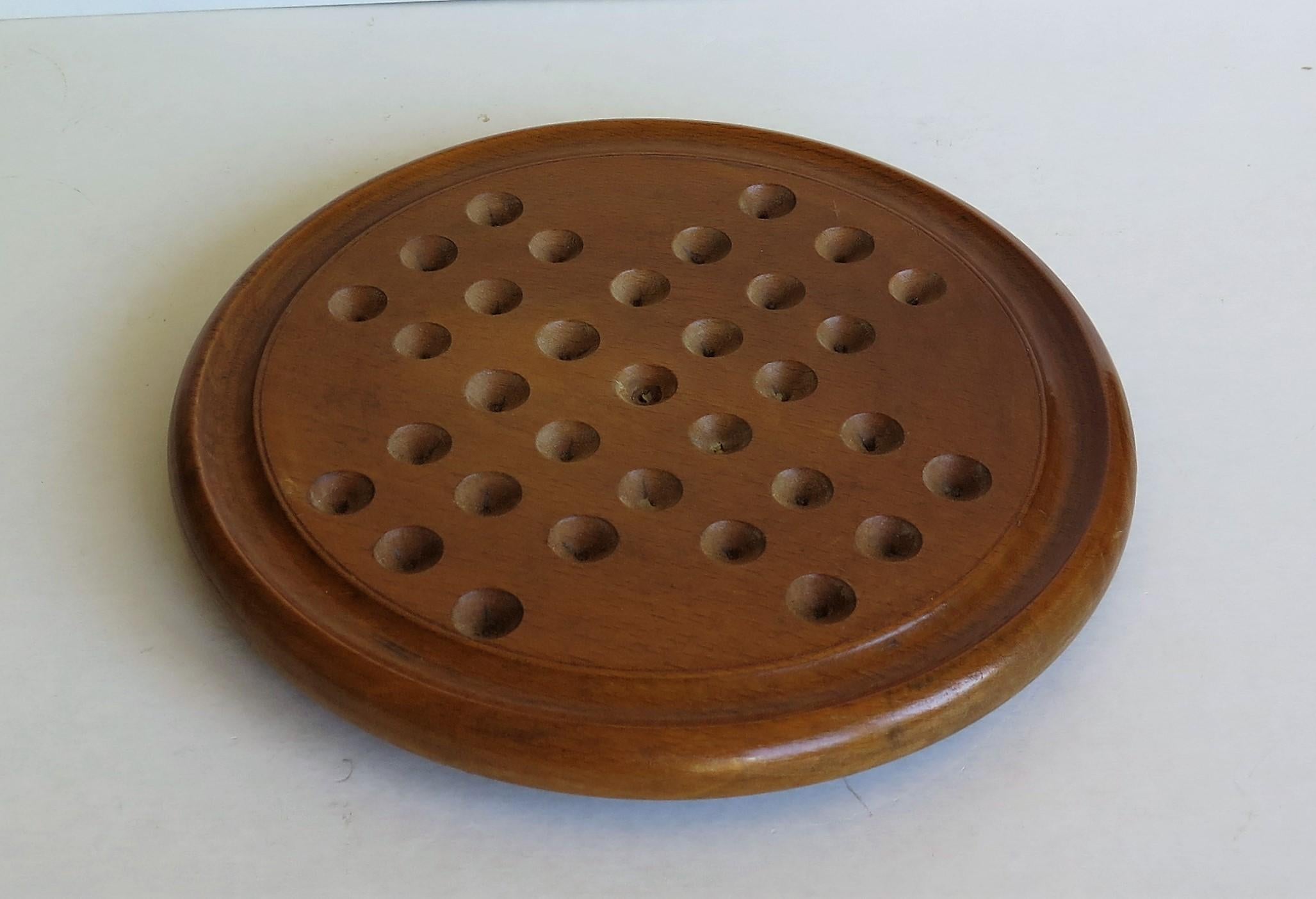 19th Century Marble Solitaire Board Game, with 32 Handmade Marbles, circa 1880 In Good Condition In Lincoln, Lincolnshire