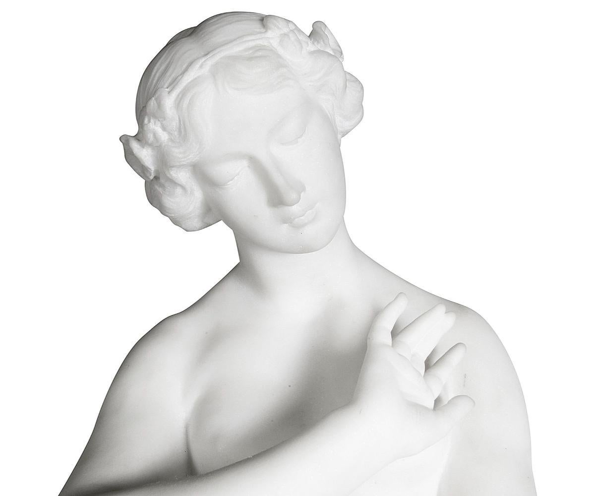 Statua in marmo del XIX secolo raffigurante una fanciulla classica. In condizioni buone in vendita a Brighton, Sussex