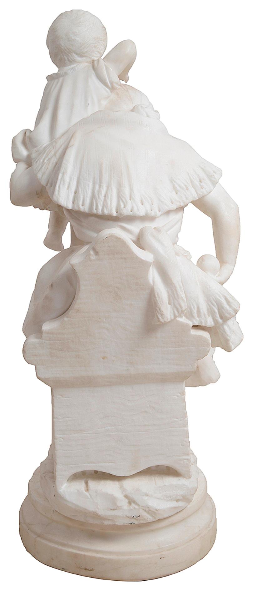 marmorstatue von Mutter und Kind aus dem 19 (19. Jahrhundert) im Angebot