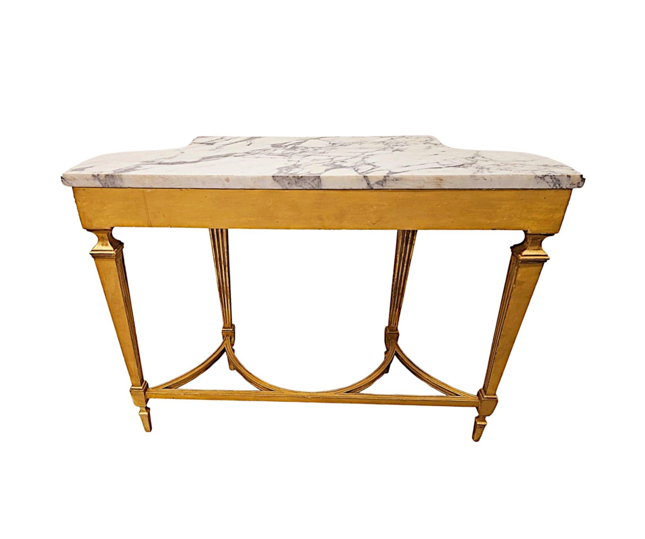 Table console en bois doré à plateau de marbre du 19e siècle en vente 1