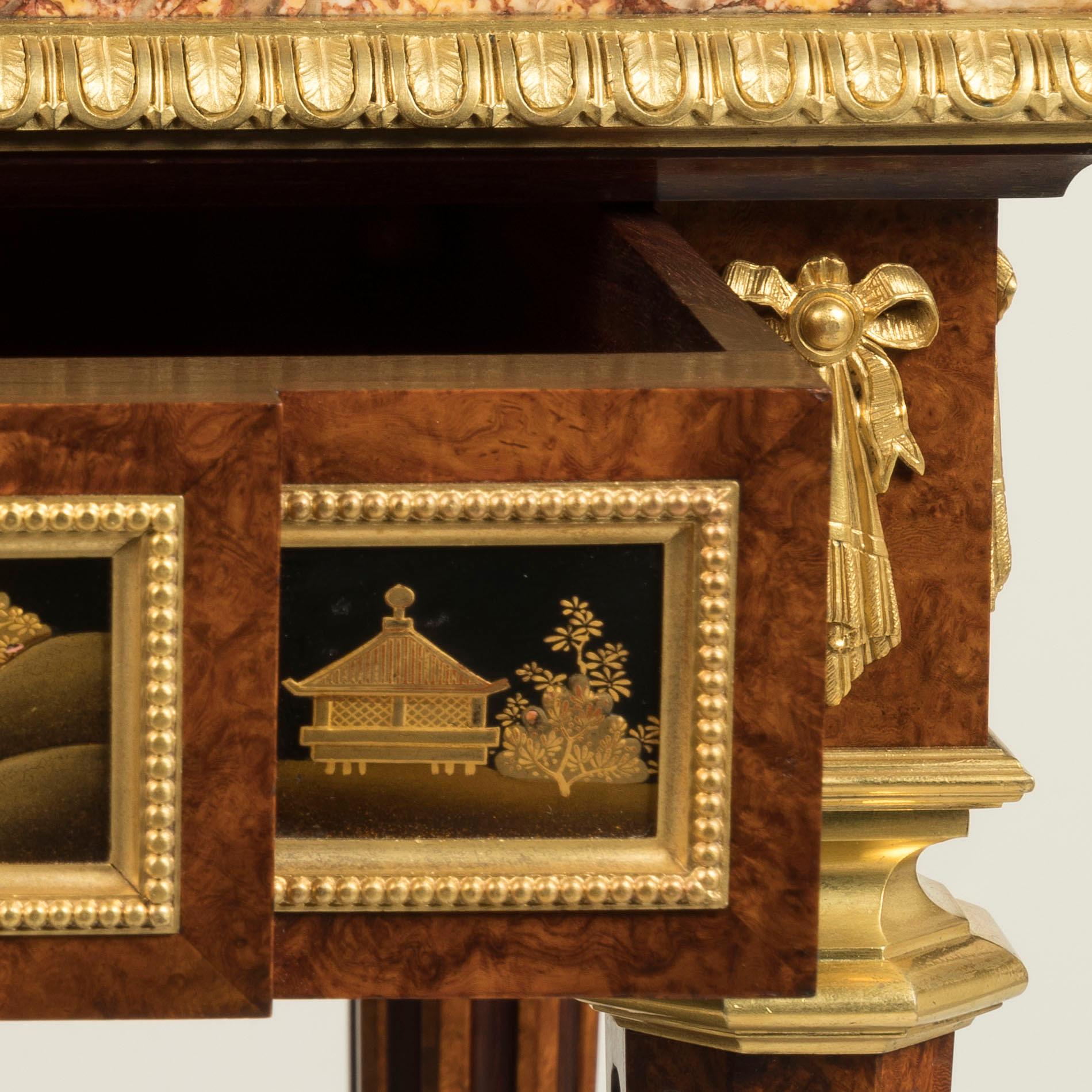 Table en laque du 19ème siècle de style Louis XVI par Henry Dasson en vente 1