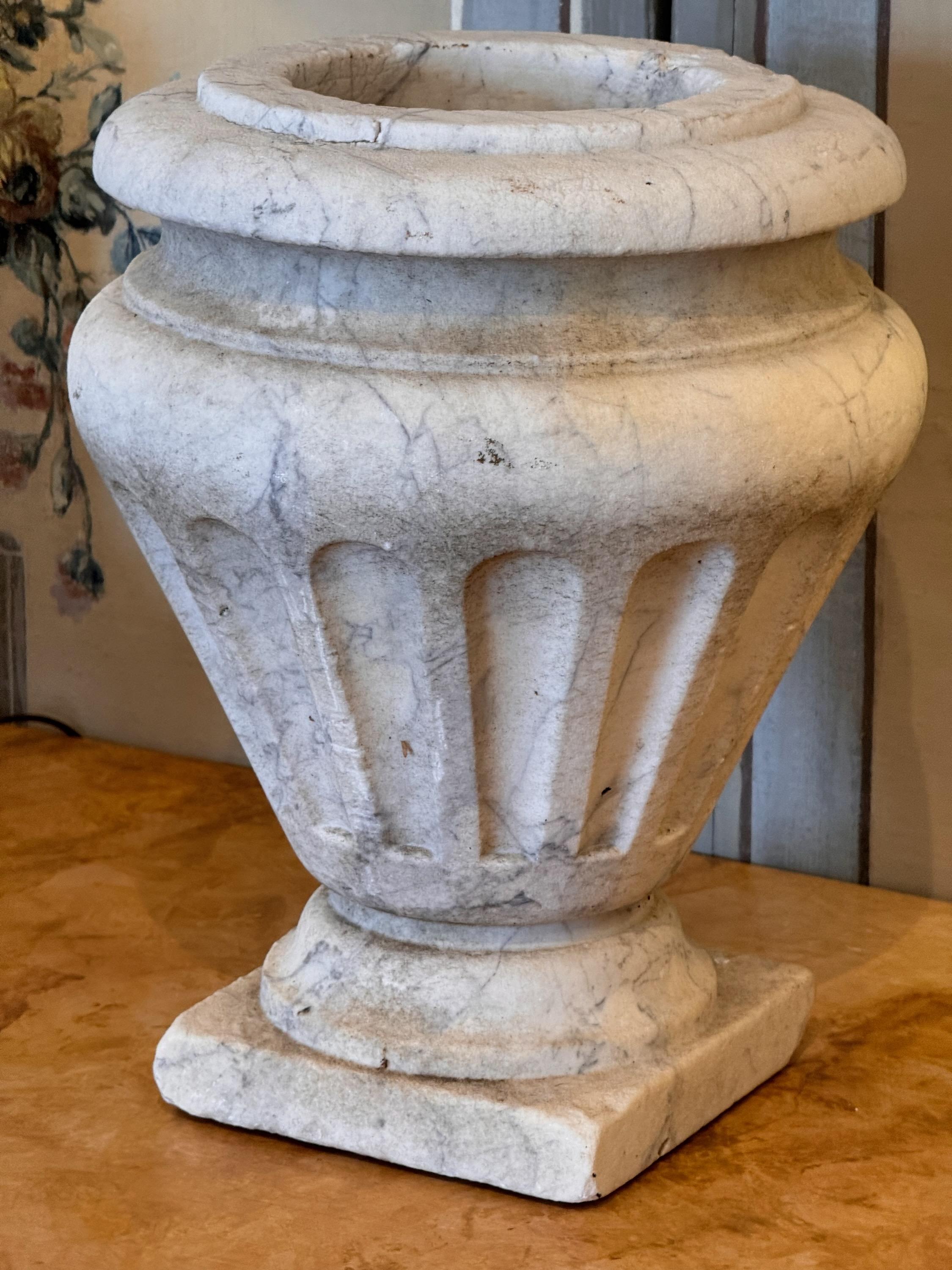 Urne en marbre du 19e siècle en vente 2