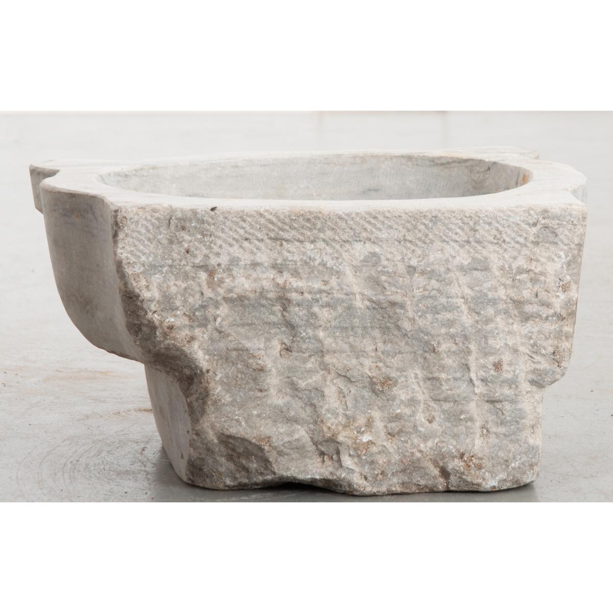 19th Century Marble Water Basin For Sale 1