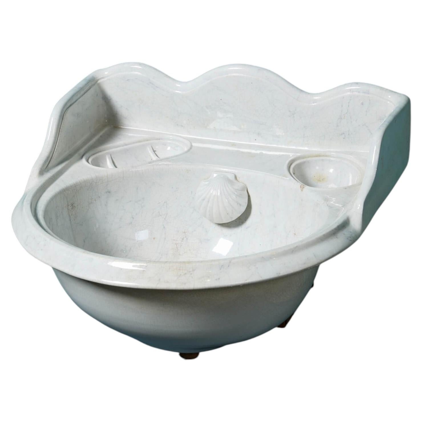 Lavabo marmolizado del siglo XIX en venta