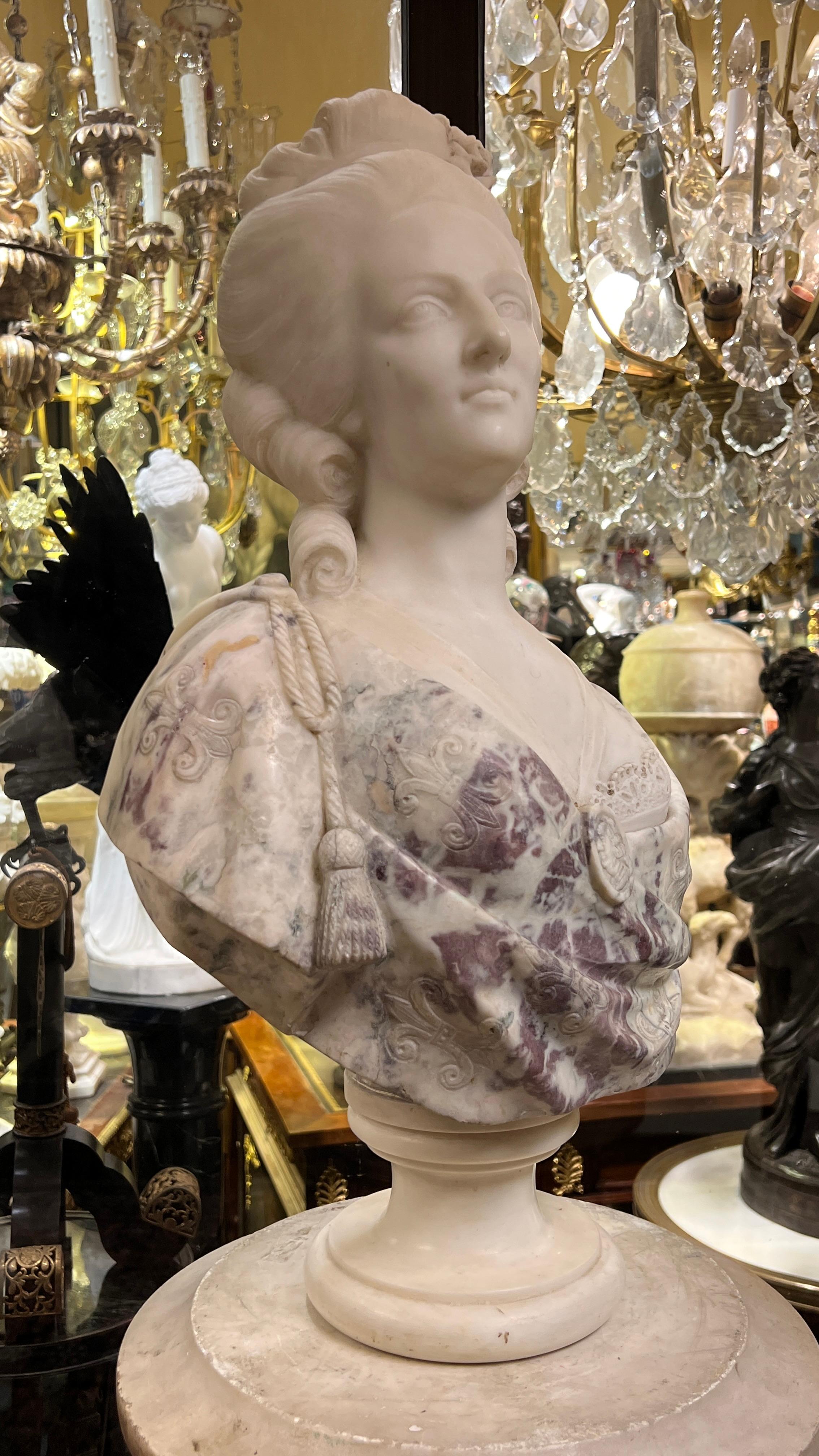 19th Century Marie Antoinette Marble Bust After Felix Lecomte (1737-1817) For Sale 6